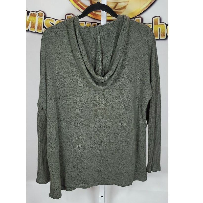 Other Macys Miss Chievous Green oversized hooded sweater Size XL Size XL / US 12-14 / IT 48-50 - 2 Thumbnail