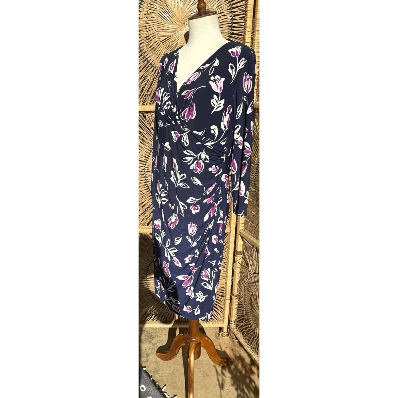 Ralph Lauren Ralph Lauren Faux Wrap Dress Blue Floral Midi Jersey 14 Women V-Neck Short Sleeve Poly Spandex Machine Washable Ideas: Pregnancy not included Size XL / US 12-14 / IT 48-50 - 4 Thumbnail