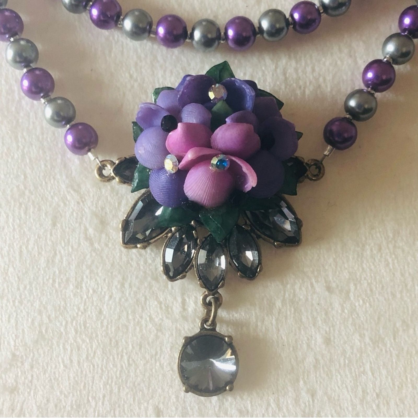Handmade Handcrafted repurpose floral cluster pendant Pearl necklace Size ONE SIZE - 8 Thumbnail
