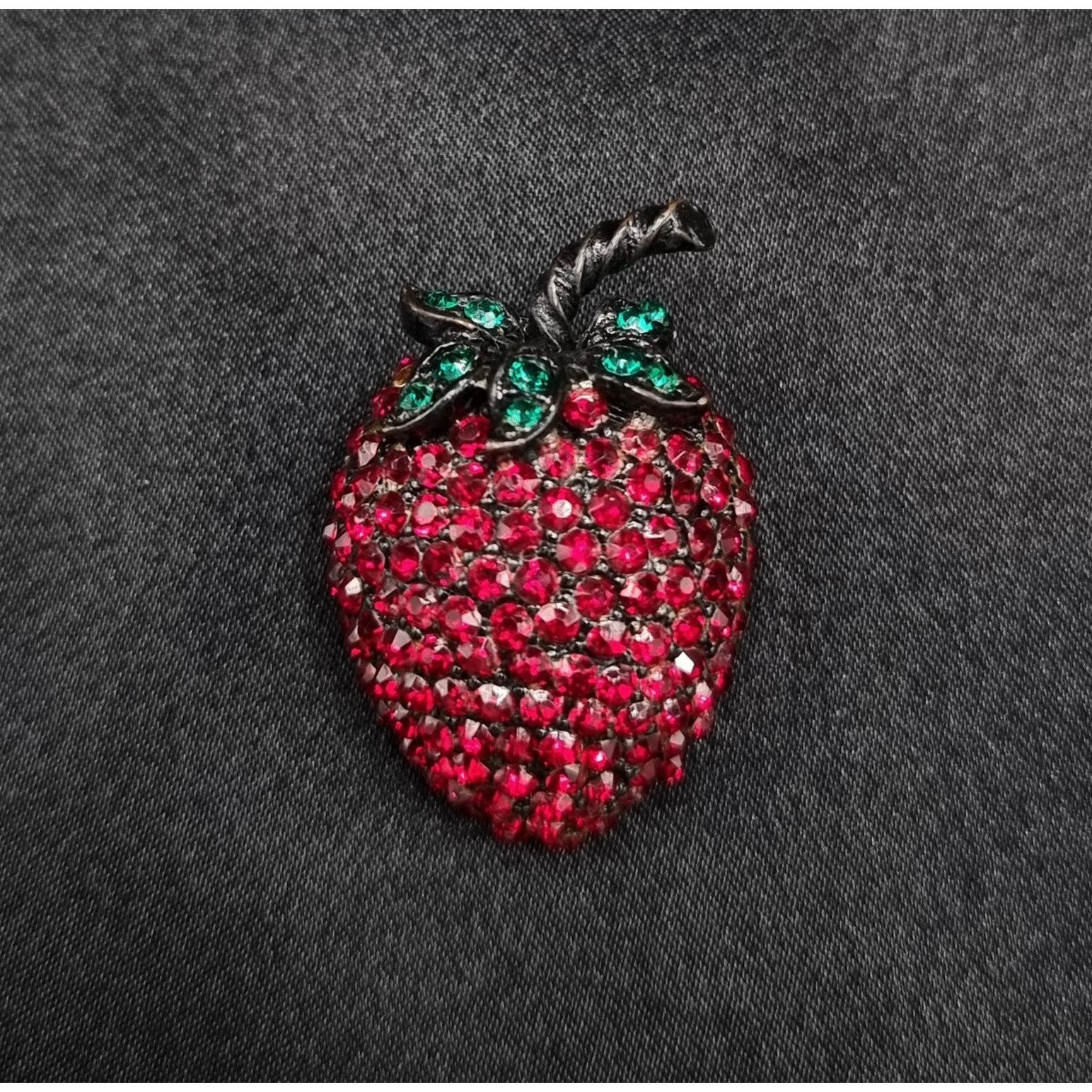 Vintage Vintage Weiss 1960s Strawberry Red Rhinestone Brooch With Gr Size ONE SIZE - 2 Thumbnail