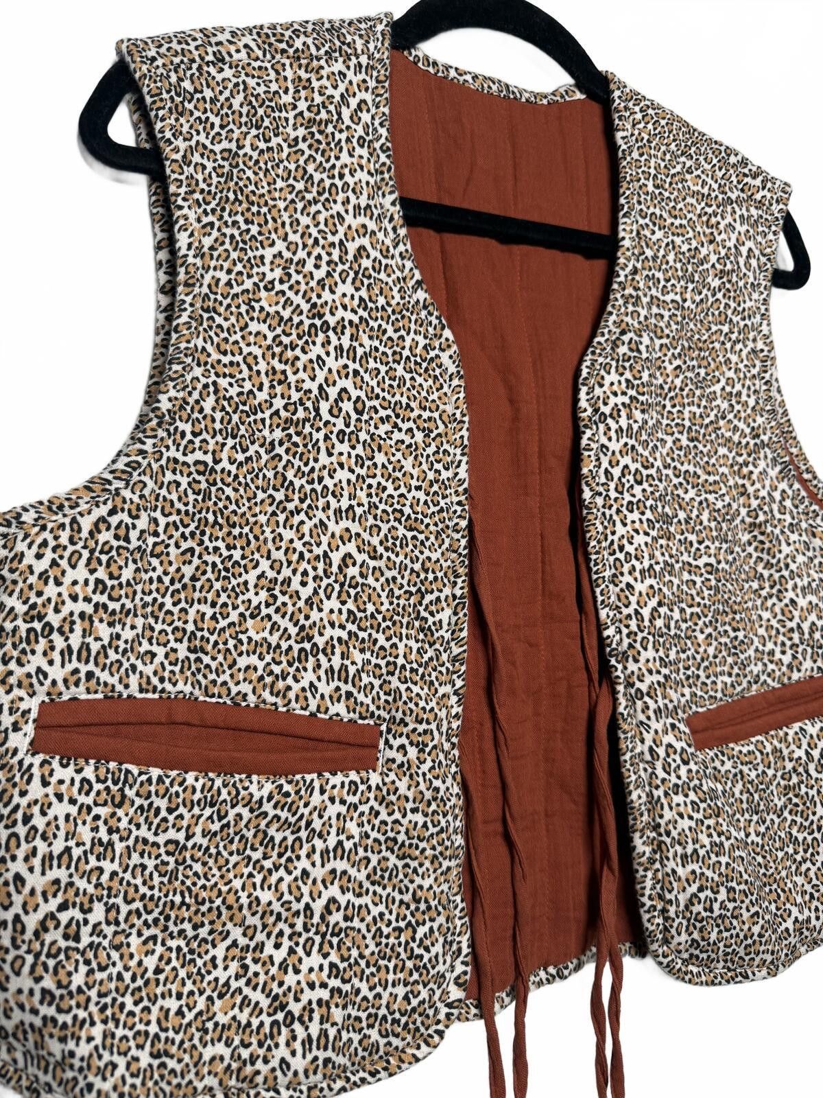 The Unbranded Brand Reversible Leopard Print and Rust Orange Box crop Vest Size M / US 6-8 / IT 42-44 - 1 Thumbnail