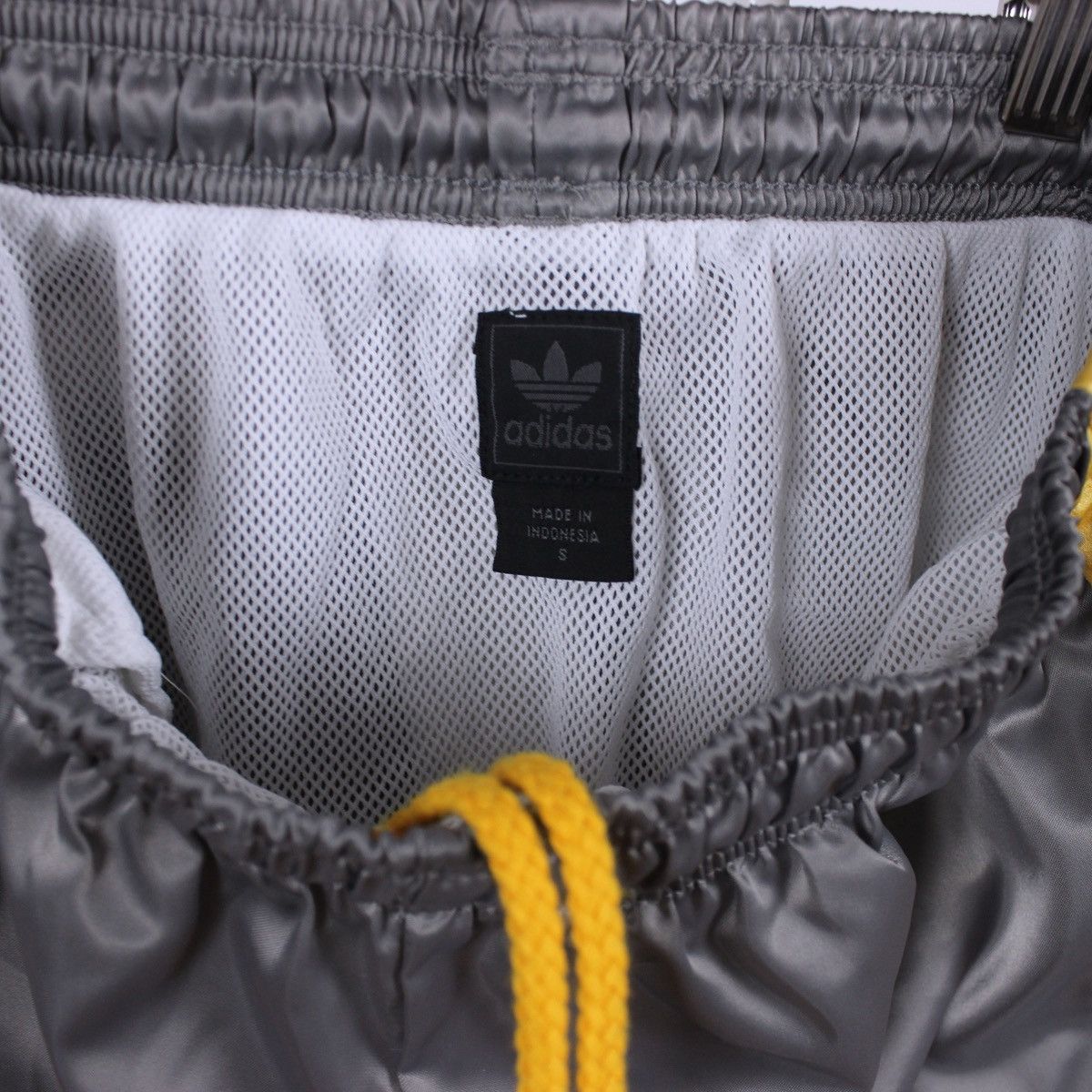 Adidas Vintage Adidas Shorts Size 27" / US 4 / IT 40 - 3 Thumbnail