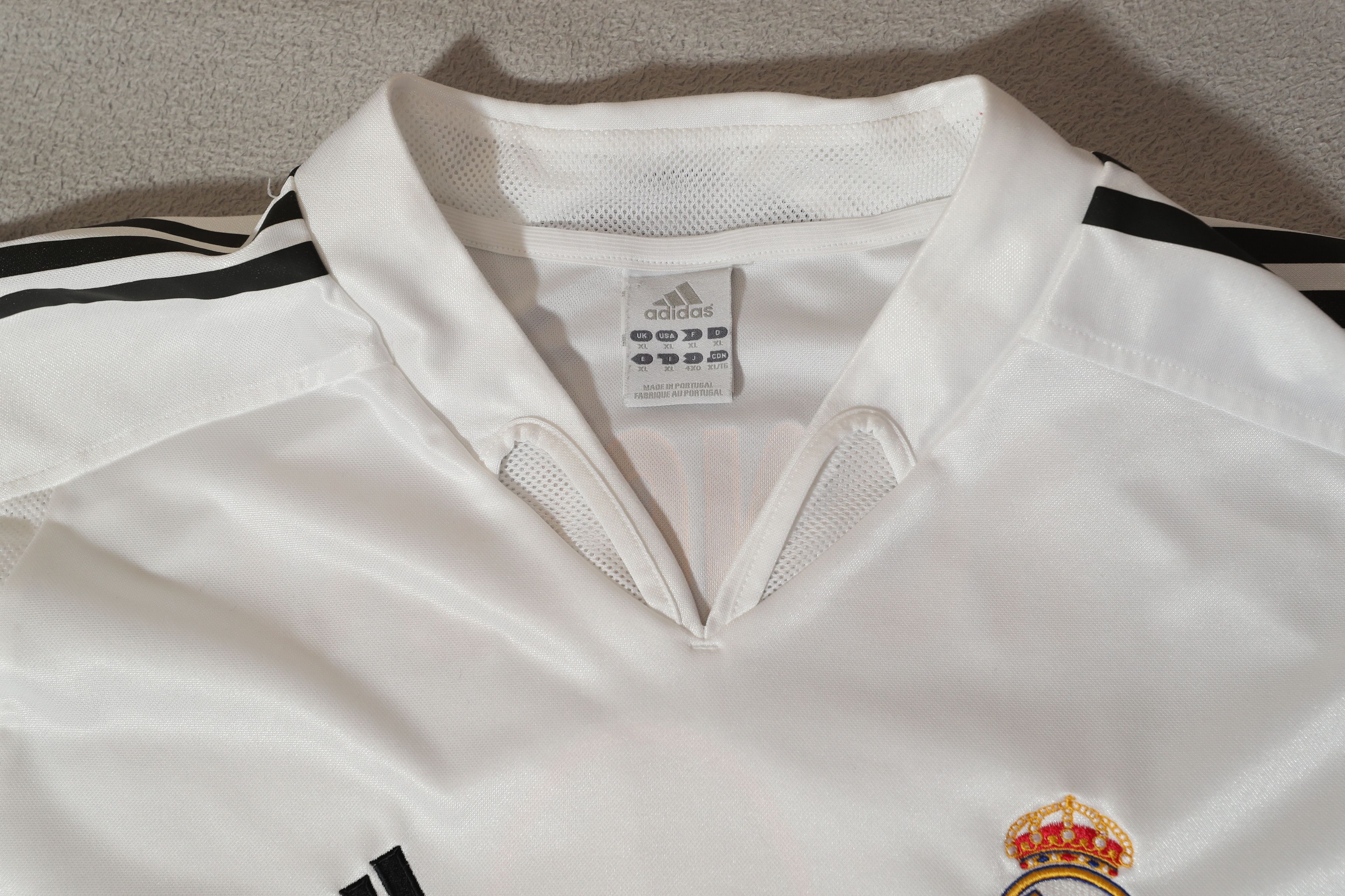 Adidas 2003-04 Real Madrid Home Shirt Ronaldo #9 (XL) Size US XL / EU 56 / 4 - 7 Thumbnail