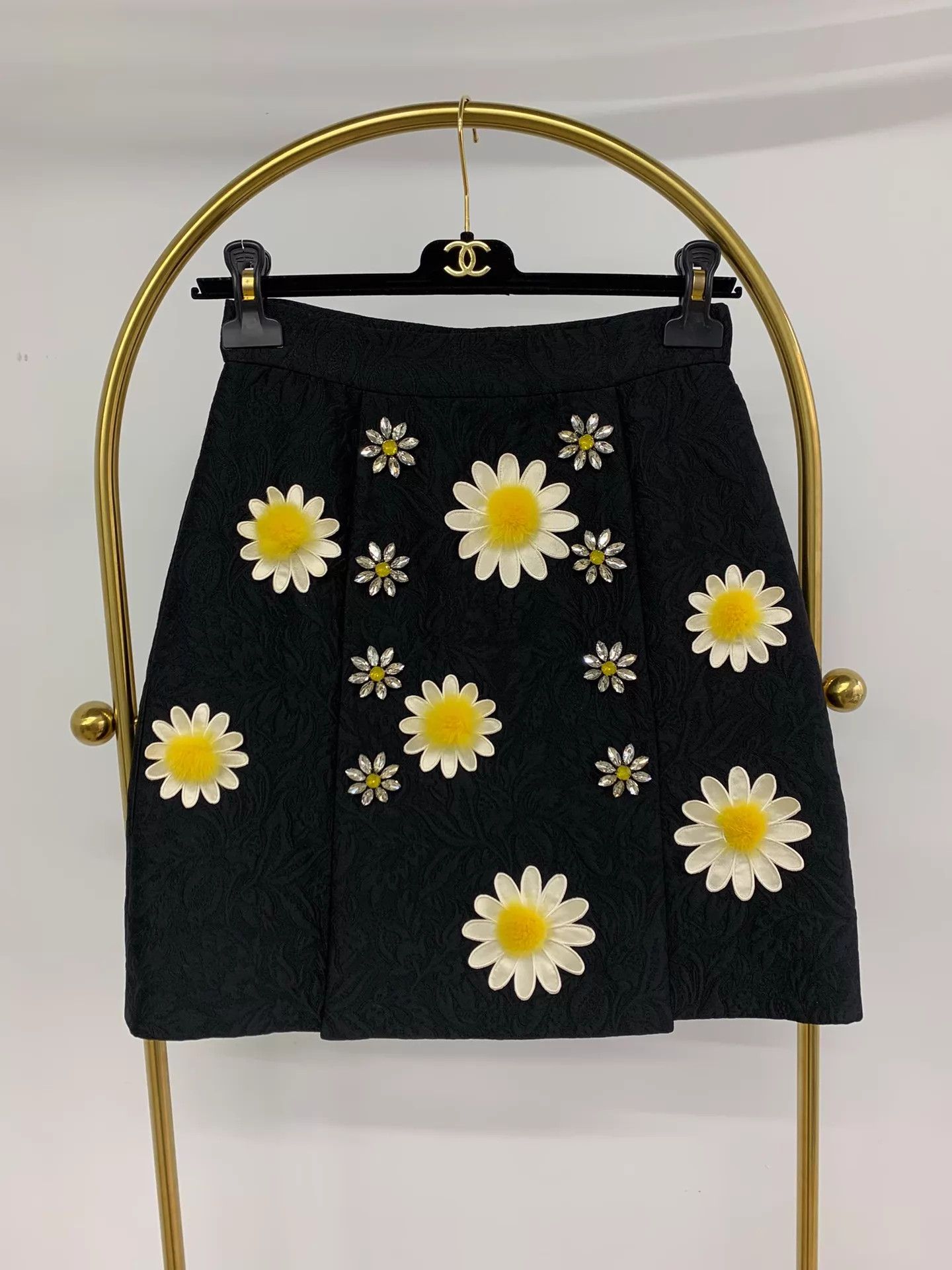 Dolce & Gabbana DG 3D embossed floral crystal skirt 38 new Size 26" / US 2 / IT 38 - 1 Thumbnail