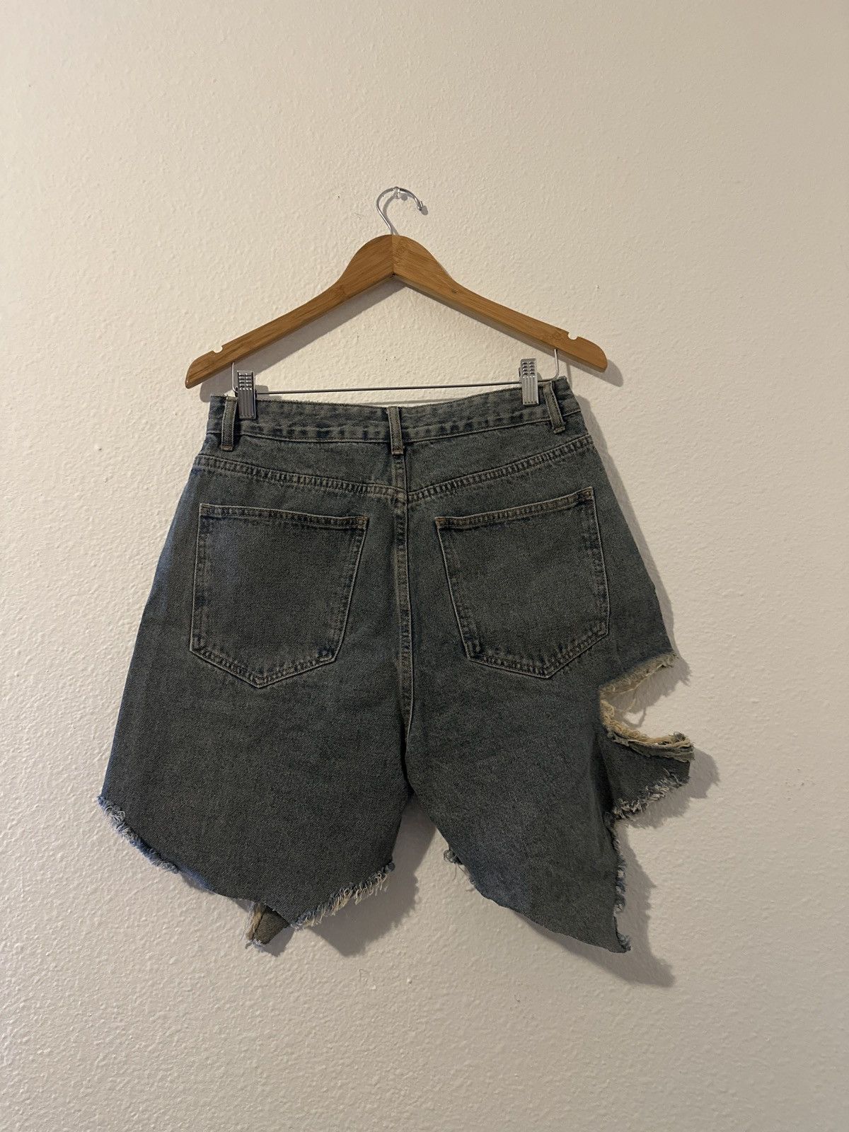 Japanese Brand × Vintage Japanese Denim “V” Baggy Shorts Size US 30 / EU 46 - 2 Thumbnail