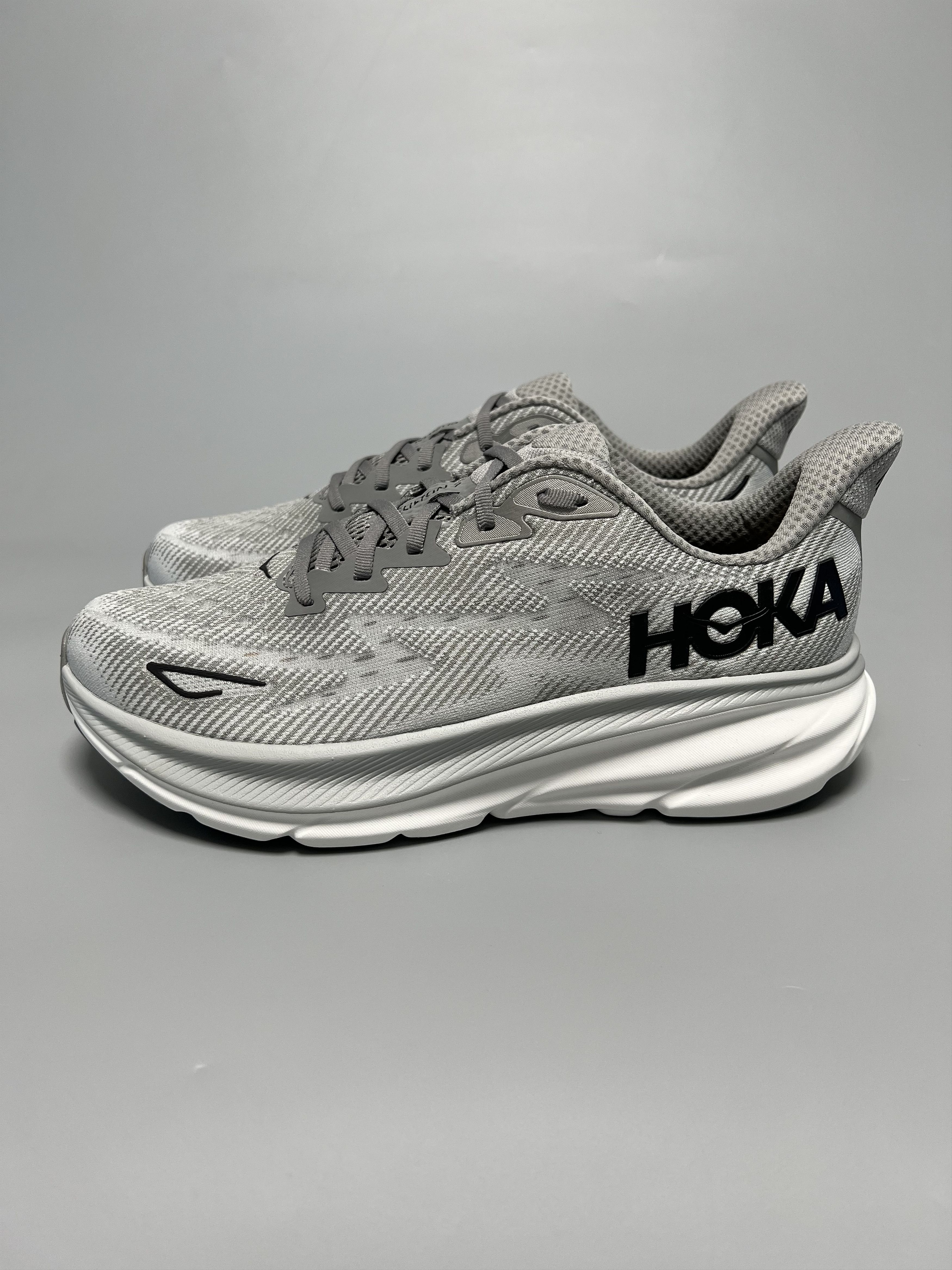 11.5D Hoka One One Clifton 9 Running Shoes 1127895-Hmbc in Grey, Men's