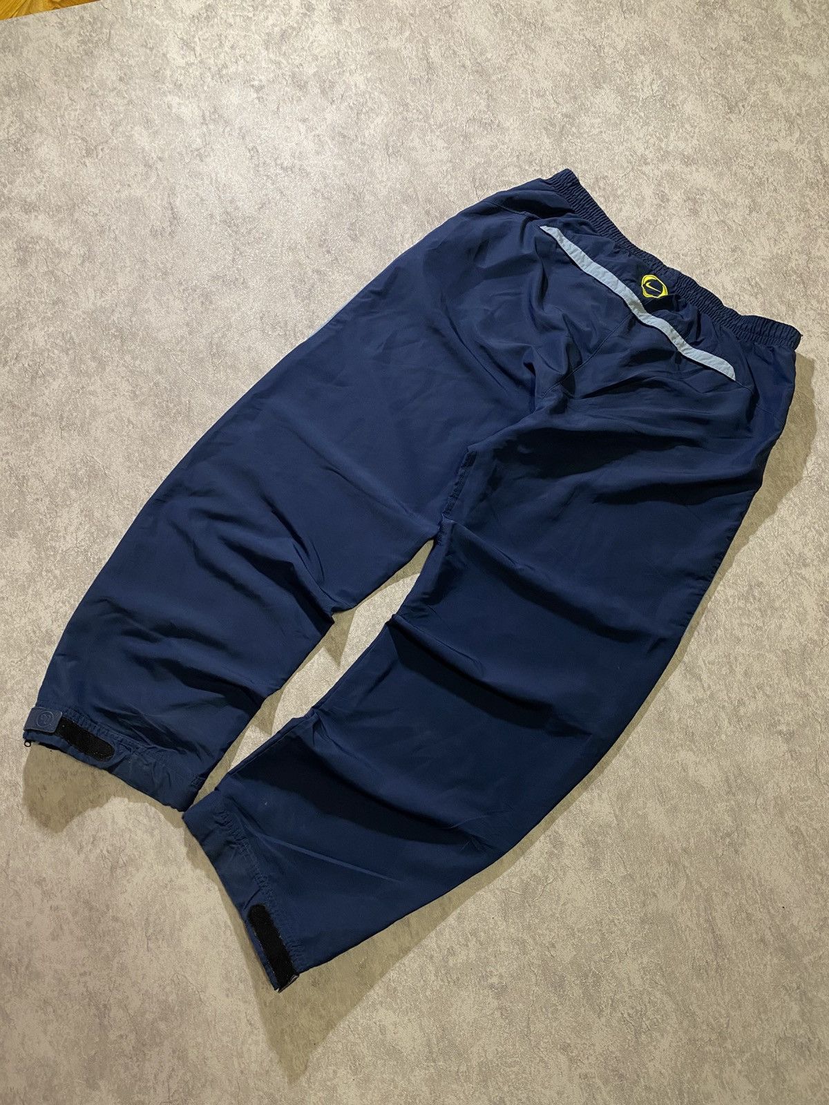 Nike Vintage Nike Navy Blue Track Pants “90” Logo Size US 36 / EU 52 - 4 Thumbnail