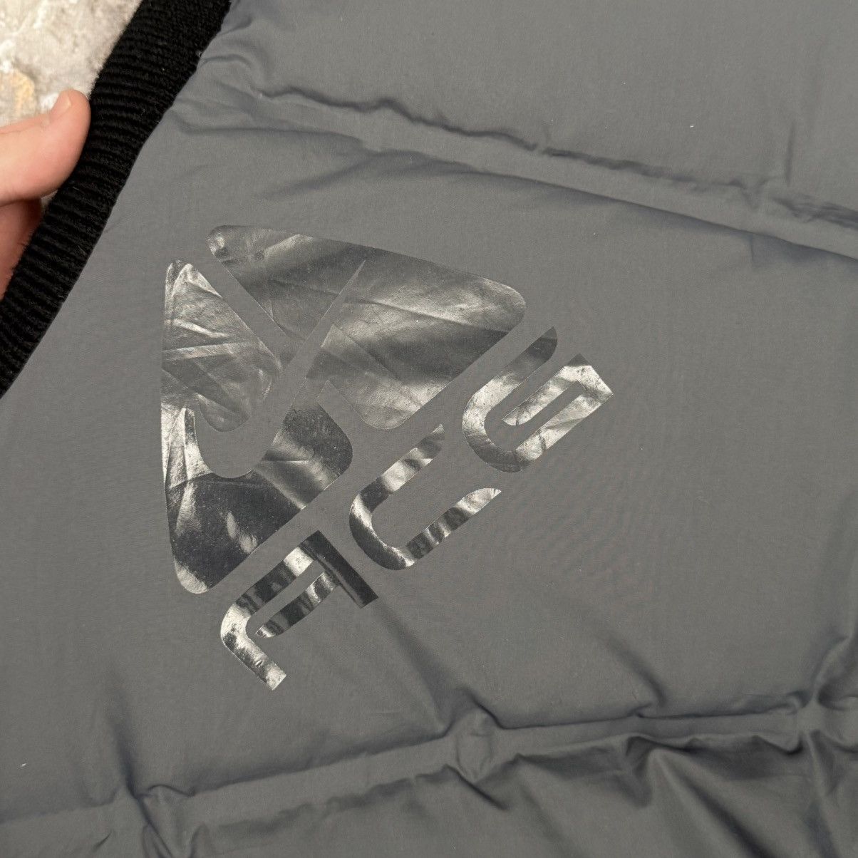 Nike ACG Nike ACG Vintage 2000s Technical Gorpcore Puffer Zip Vest Size US M / EU 48-50 / 2 - 7 Thumbnail