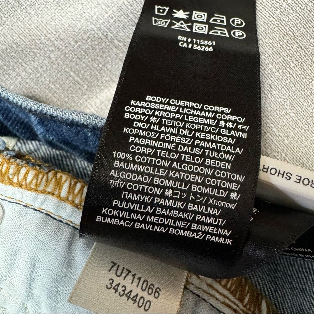 7 For All Mankind NWT New $148 7 For All Mankind Monroe Cut-Off Exposed Butto Size 24" / US 00 / IT 34 - 8 Thumbnail