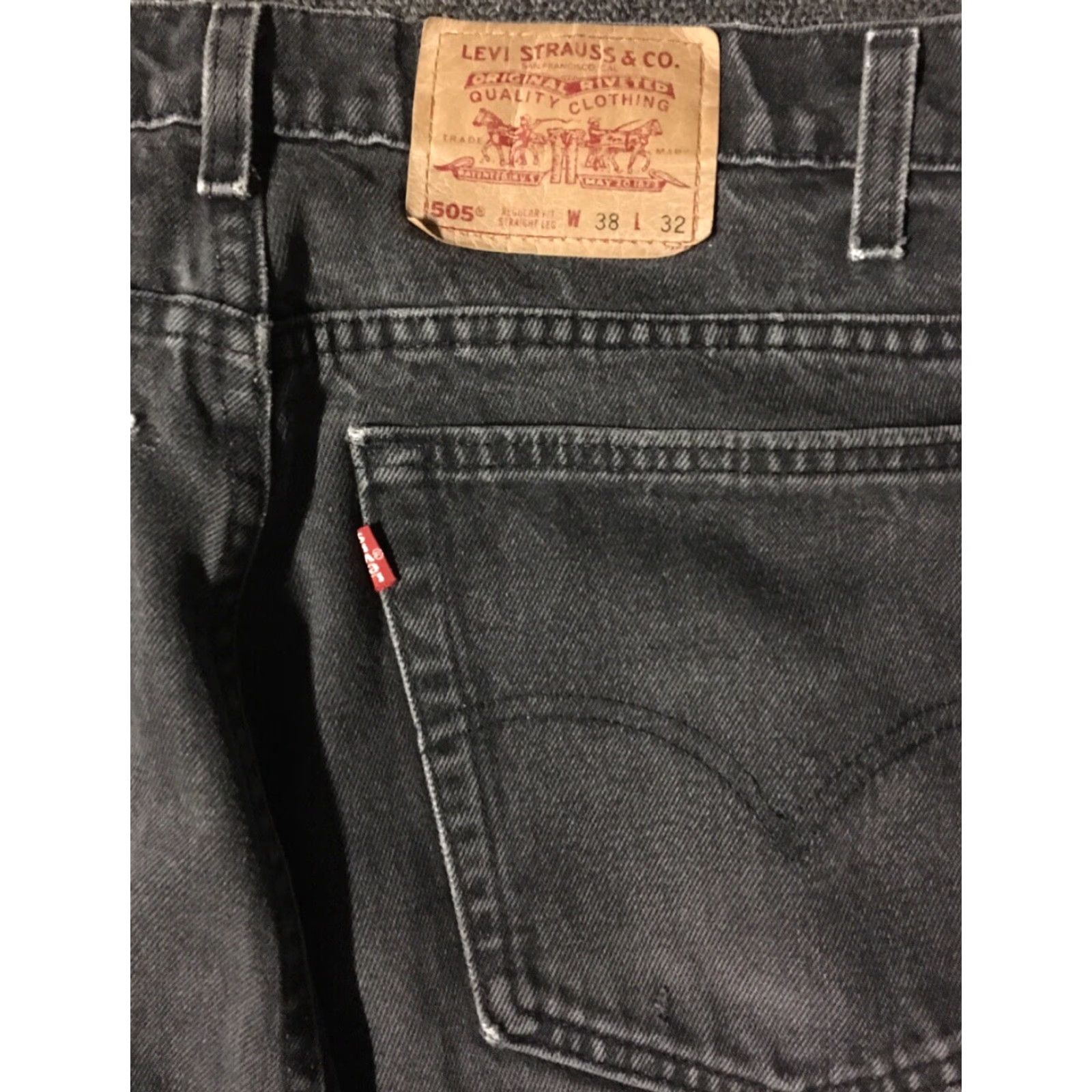 Levi's VINTAGE Levi’s 505 Jeans 36 Regular 32in Black Denim USA Distressed Distress 80s 90s Grunge Biker Punk Skate Men Jeans Size US 36 / EU 52 - 3 Thumbnail