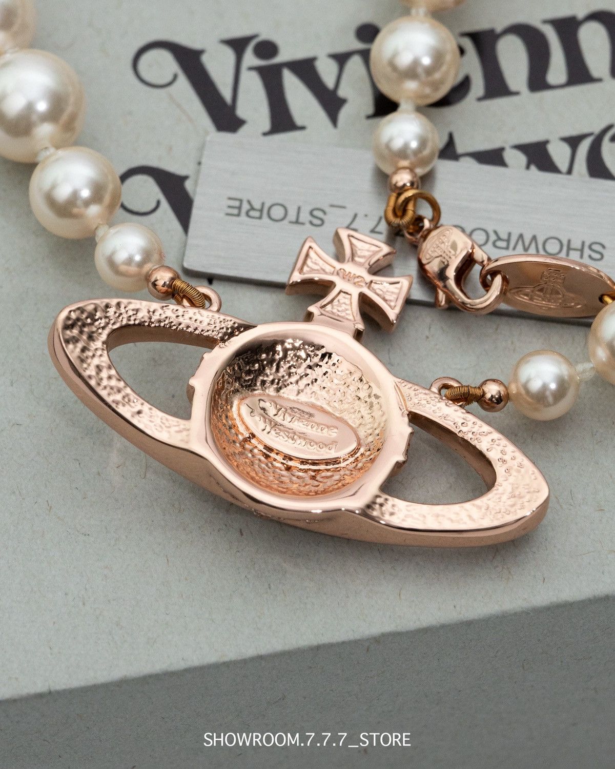 Vivienne Westwood Vivienne Westwood One-Row Pearl Bas Relief Choker Size ONE SIZE - 5 Thumbnail