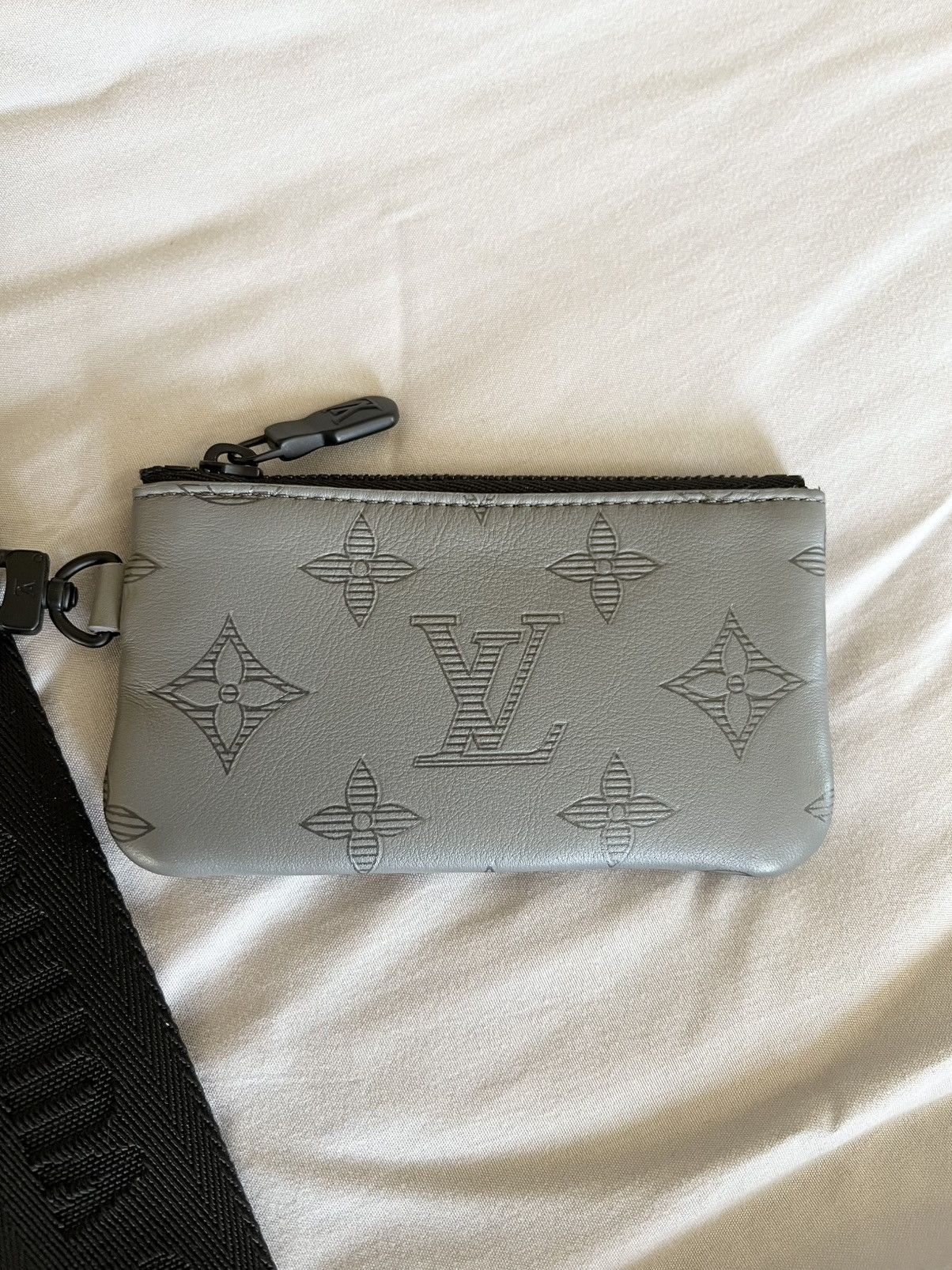 Louis Vuitton LOUIS VUITTON Monogram Shadow LV Duo Messenger Bag Grey Size ONE SIZE - 3 Thumbnail