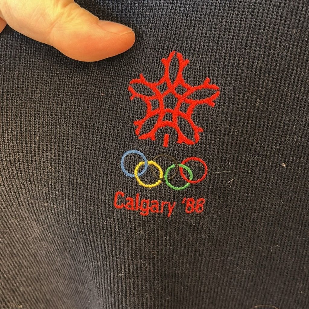 Vintage vintage Olympics, Navy V-neck Sweater Calgary 1988 size XL Size US XL / EU 56 / 4 - 4 Thumbnail