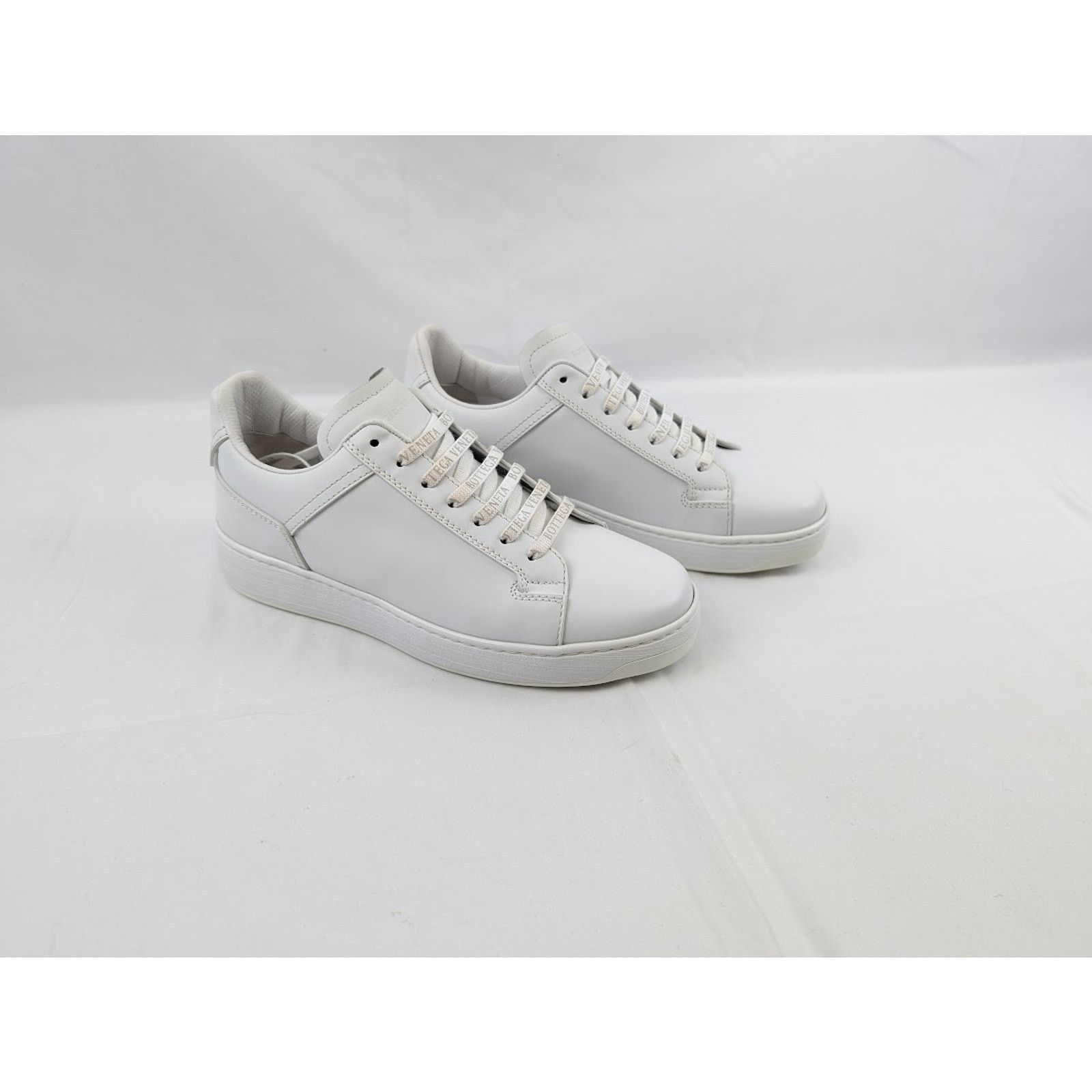 Bottega Veneta o1rshd1 Bolt Calf Sneaker Pelle S.GOMM in Optic White Size US 7.5 / EU 40-41 - 1 Thumbnail