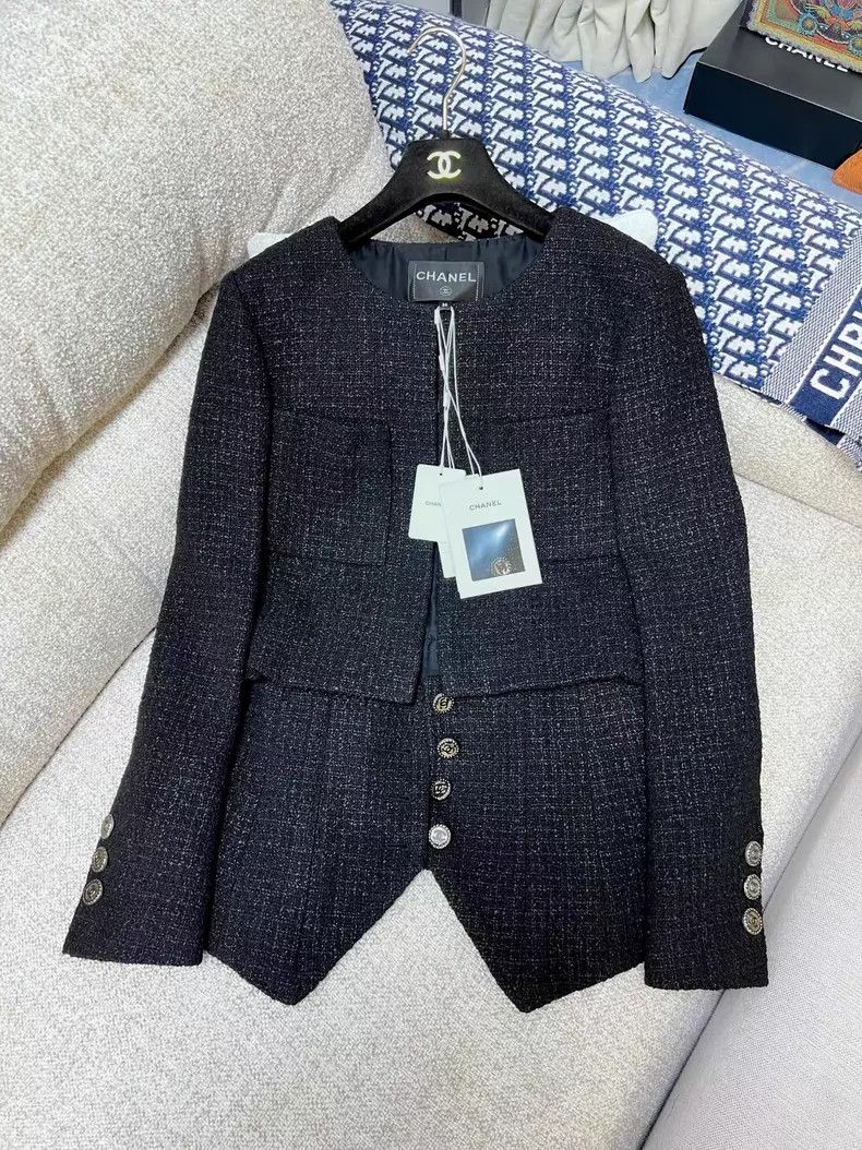 Chanel Chanel Knitted round-neck long-sleeved short jacket Size XS / US 0-2 / IT 36-38 - 2 Thumbnail