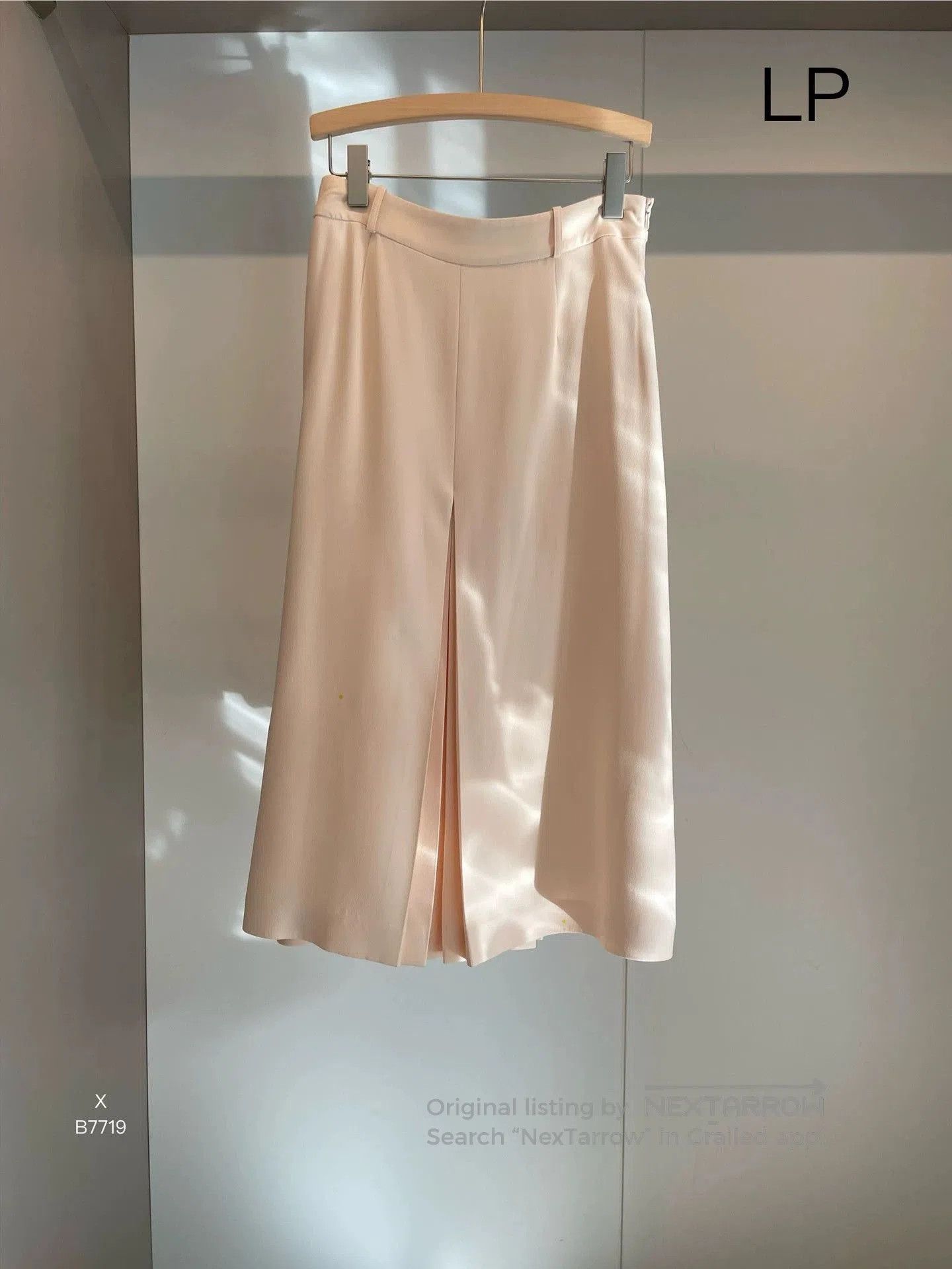 Loro Piana Beige Knee-Length Skirt 42.