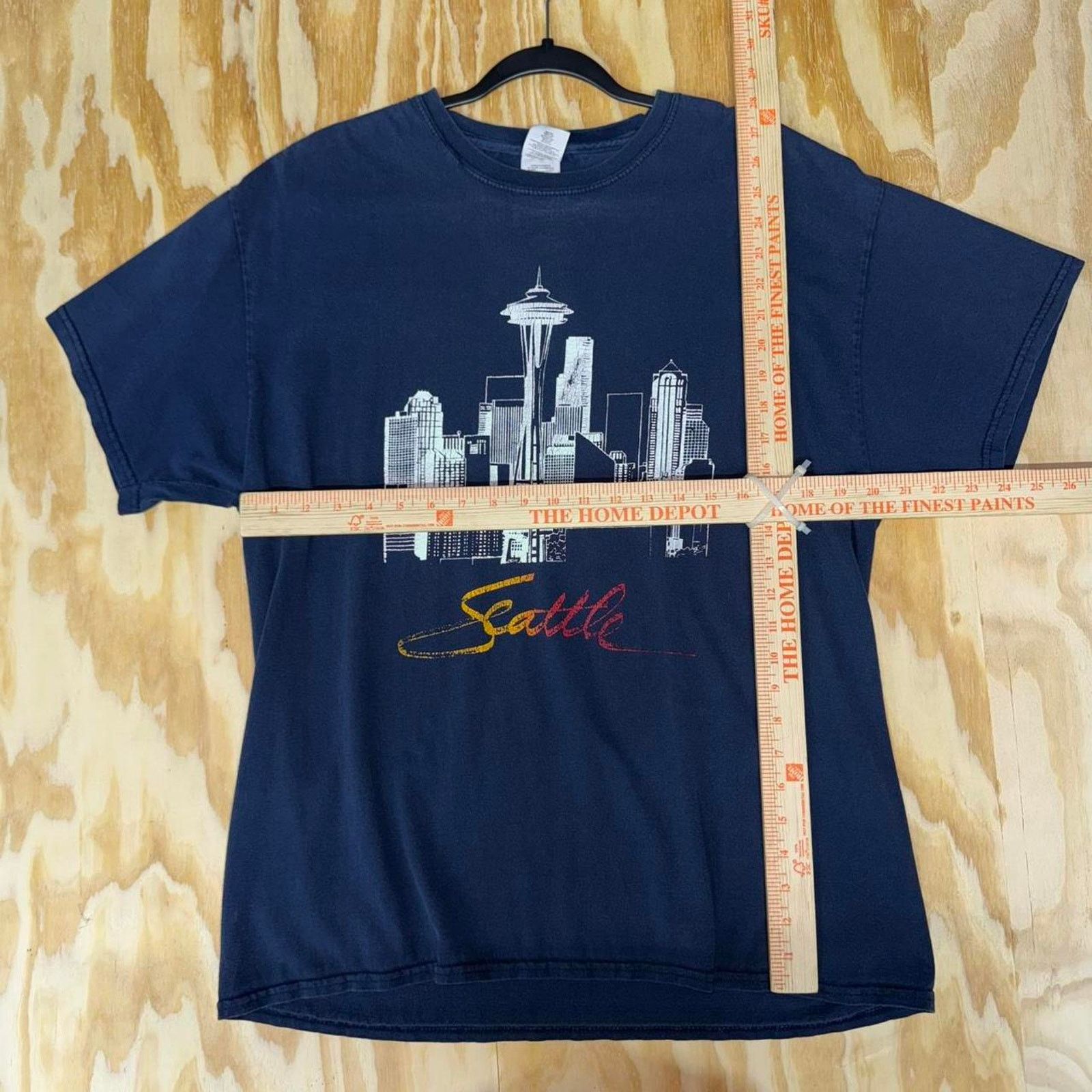 Gildan Vintage y2k seattle usa tourist skyline 2000s t-shirt Size US XL / EU 56 / 4 - 3 Thumbnail