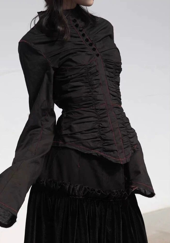 Other PengTai Gathered Regal Top M 3rd button loose Size M / US 6-8 / IT 42-44 - 1 Thumbnail