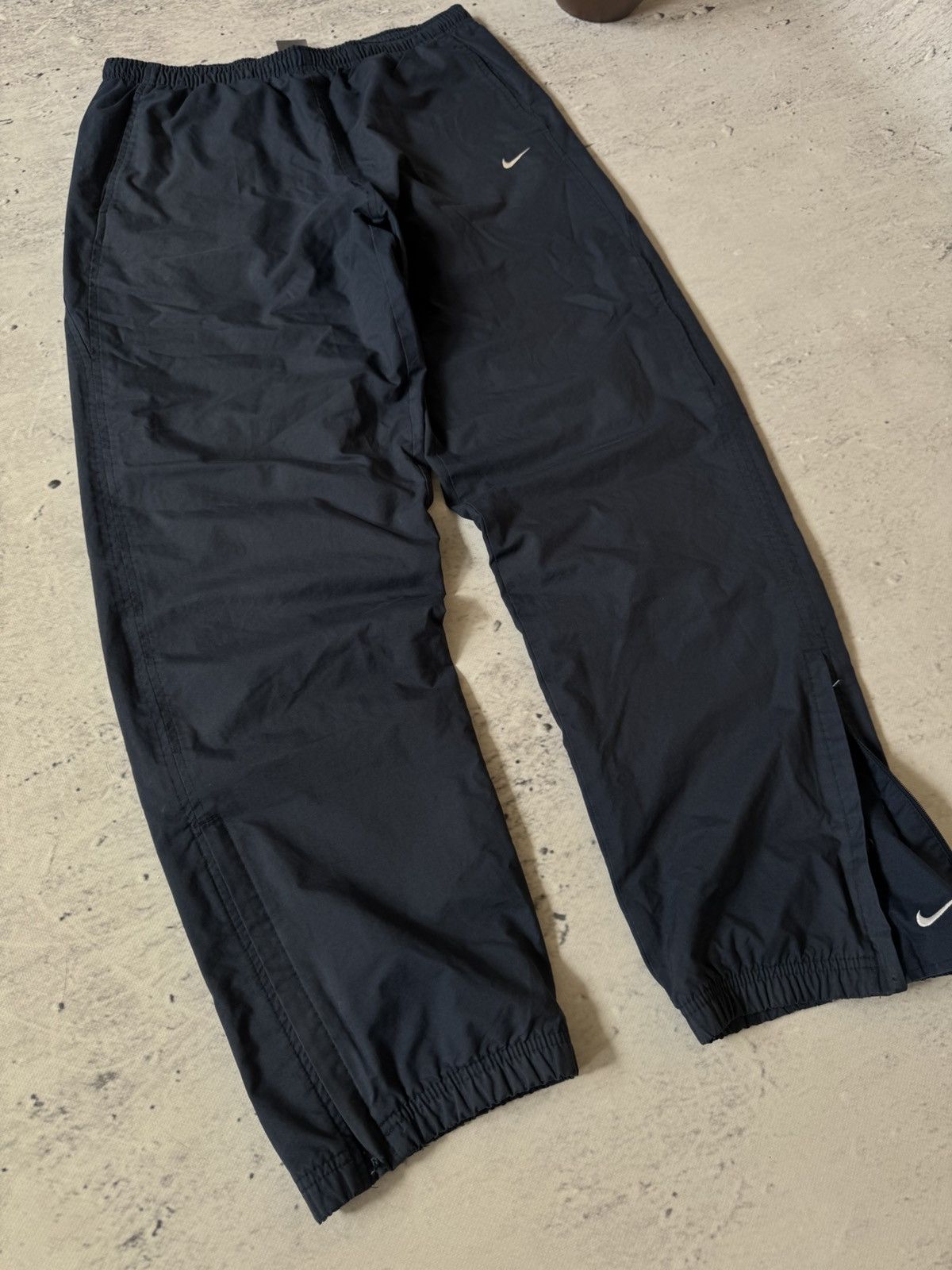 Nike × Vintage NIKE NYLON VINTAGE Y2K OVERSIZE BAGGY FIT PANTS SWEATPANTS Size US 32 / EU 48 - 2 Thumbnail