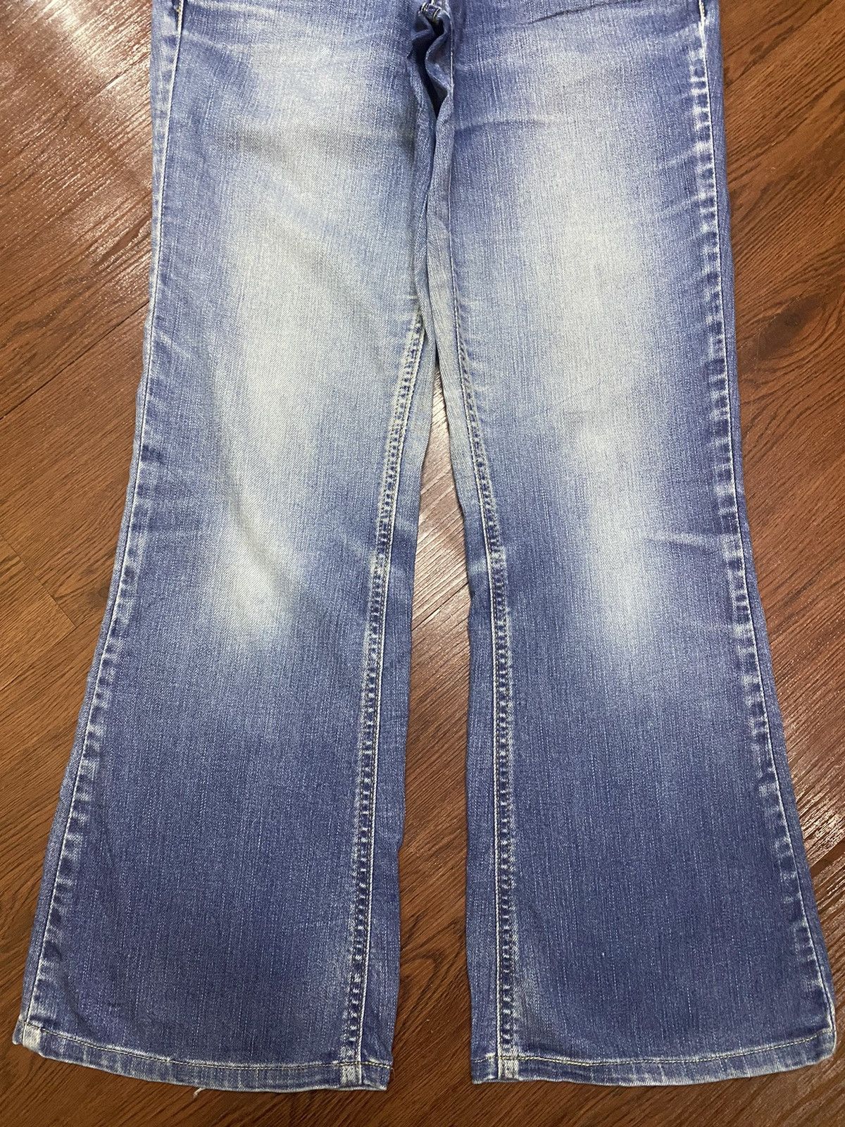 Japanese Brand Vintage C17 Gold Button Blue Faded Wash Flare Jeans Size US 27 - 6 Thumbnail