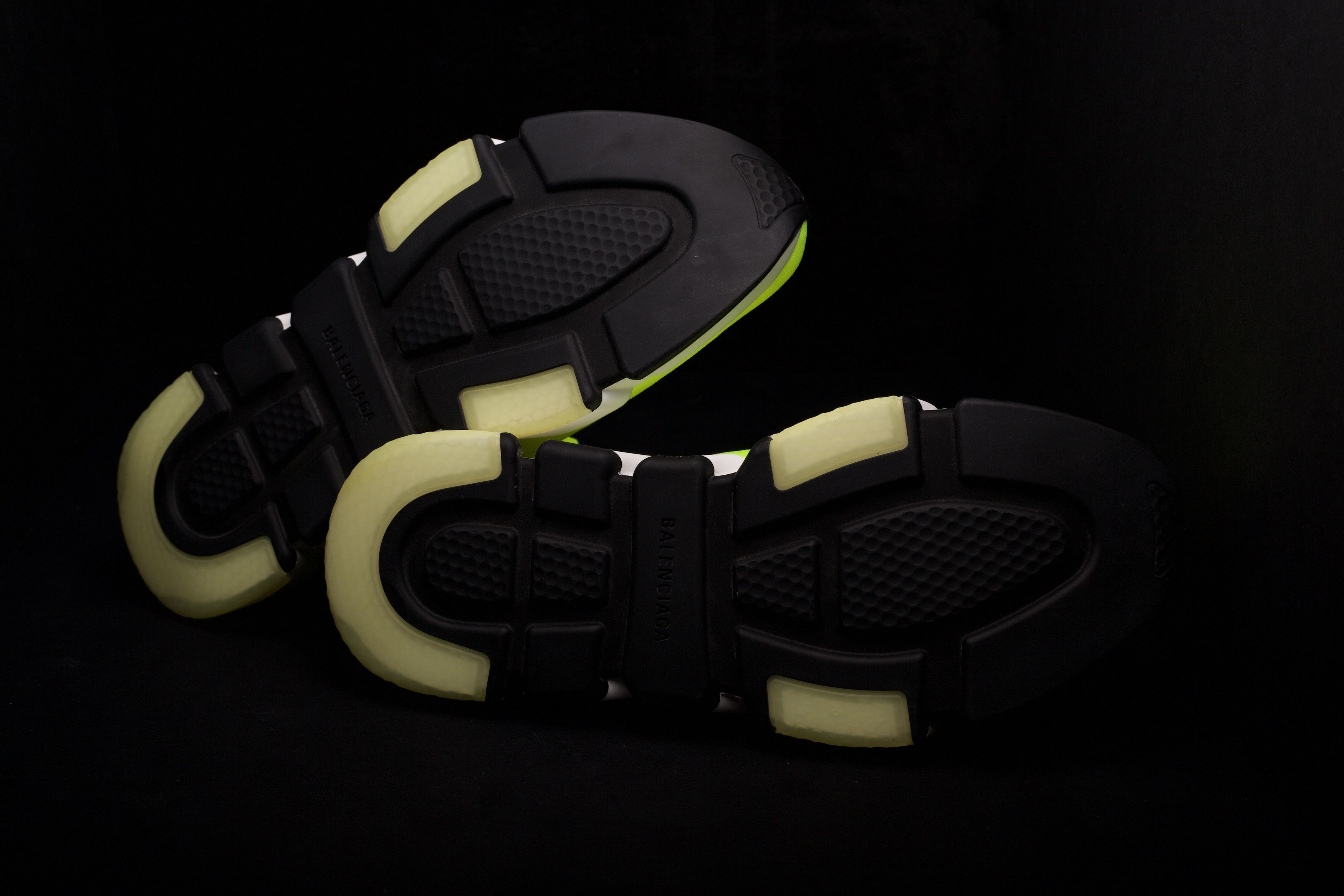 Balenciaga Balenciaga Speed Trainer Mid Neon Fluo Yellow Size 11 Size US 11 / EU 44 - 4 Thumbnail