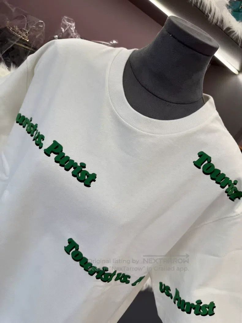 Louis Vuitton Louis Vuitton Letter Flock Print T-Shirt Size US XL / EU 56 / 4 - 6 Thumbnail