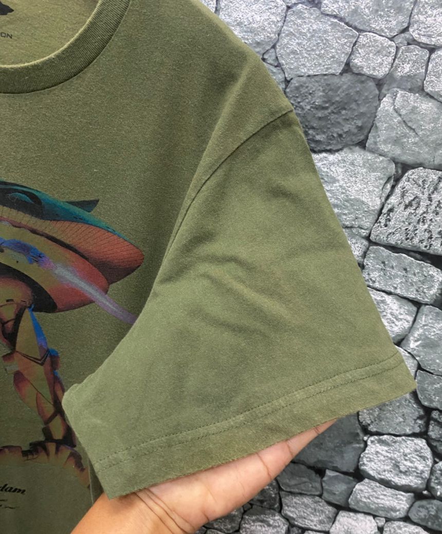 Anime Vintage Big Zam x Gundam Uniglo Anime Tshirt Size US L / EU 52-54 / 3 - 5 Thumbnail