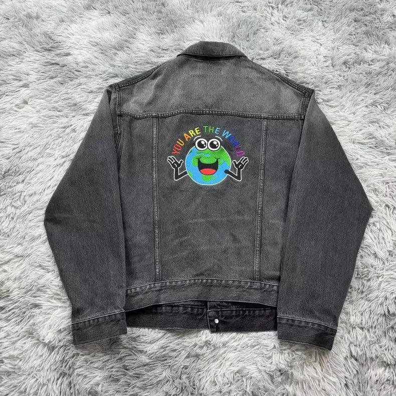 Balenciaga Balenciaga Earth embroidered denim jacket Size US S / EU 44-46 / 1 - 5 Thumbnail