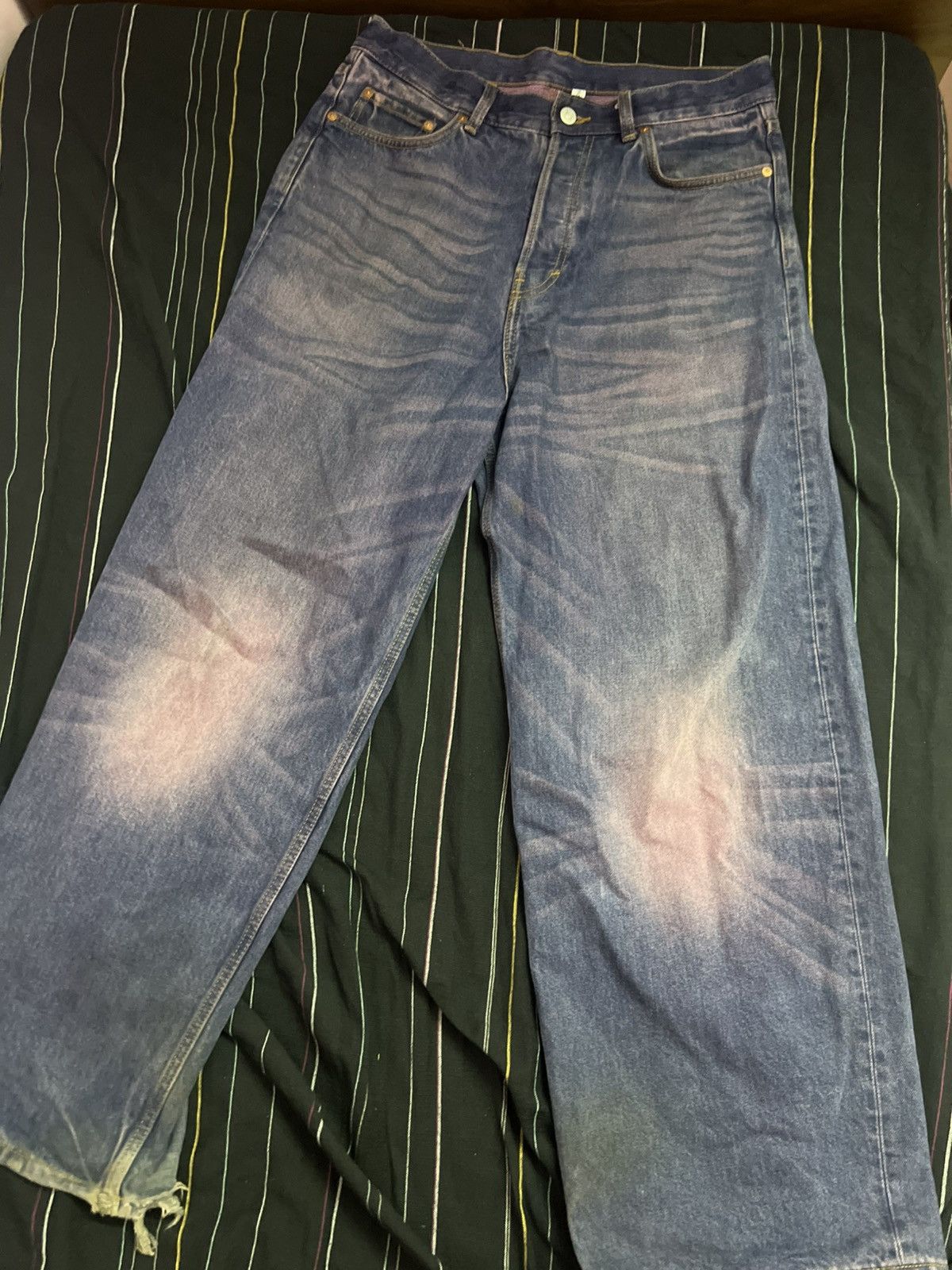 Weekday Purple dye washed jeans weekday. Astros and ultra baggy. Size US 30 / EU 46 - 1 Thumbnail