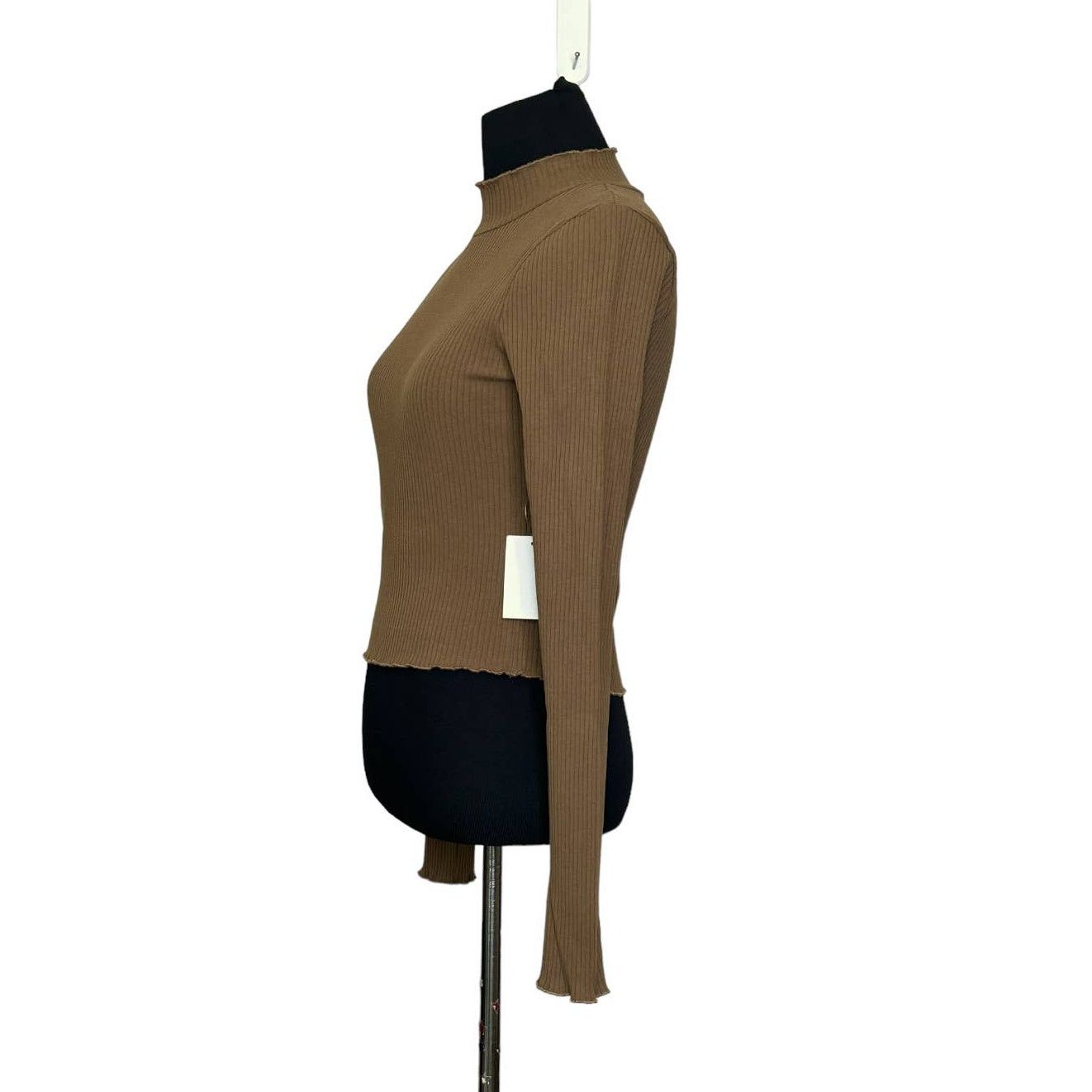 Good American Good American Mock Neck Long Sleeve Fitted Sweater Size M Size M / US 6-8 / IT 42-44 - 6 Thumbnail