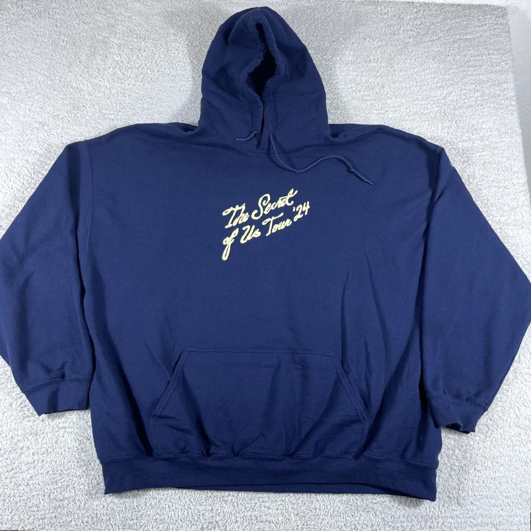 Vintage Gracie Abrams Hoodie Adults 3XL Navy Blue The Secret of Us Tour 2024 Pullover Pullover Graphic Print Mens Blue 3XL Size US XXL / EU 58 / 5 - 2 Thumbnail