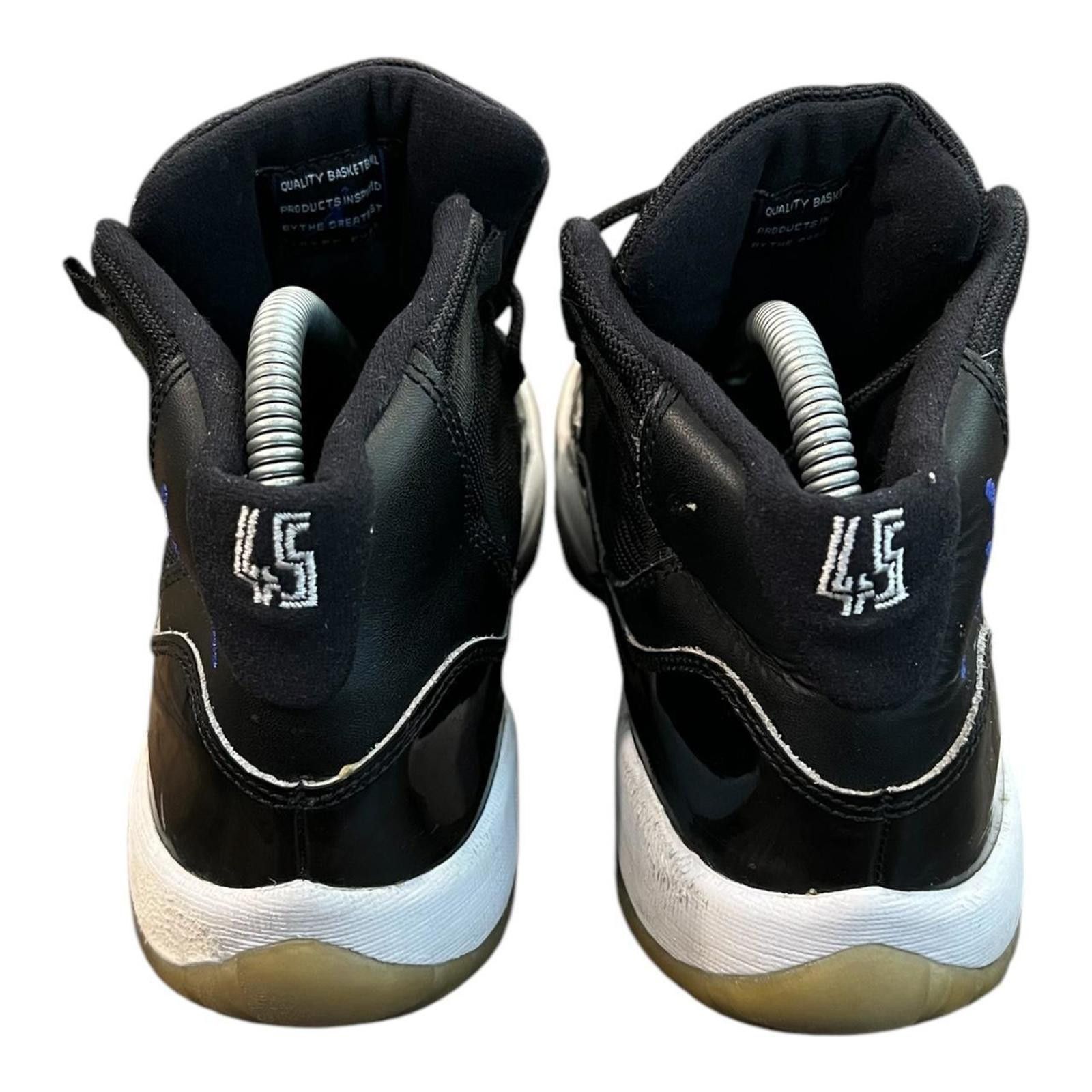 Jordan Brand Nike Air Jordan XI 11 Retro Space jam 2016 Boys Size US 6.5 / EU 39-40 - 7 Thumbnail