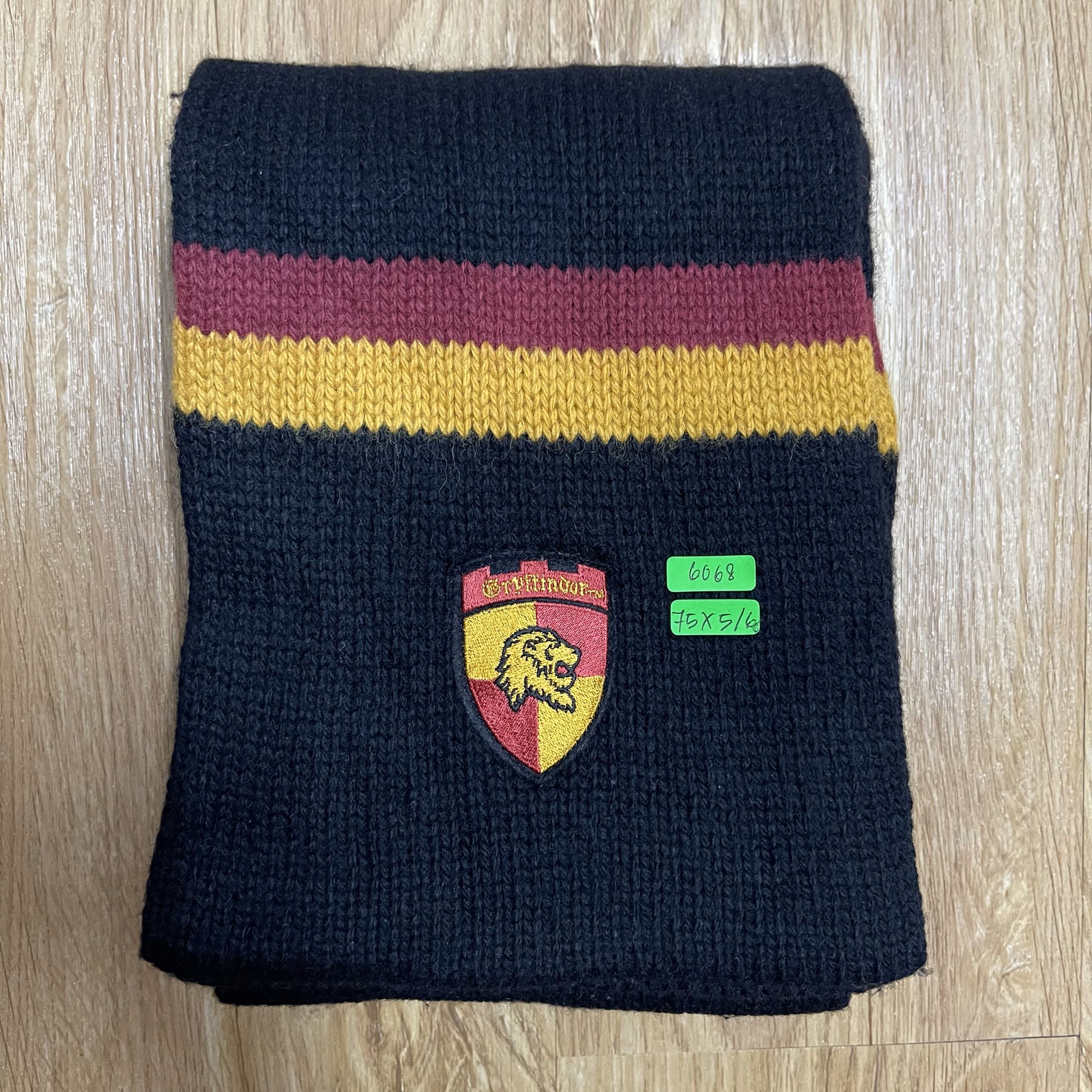 Vintage Vintage Gryffindor Harry Potter Scarf / Muffler - 6068 Size ONE SIZE - 8 Thumbnail