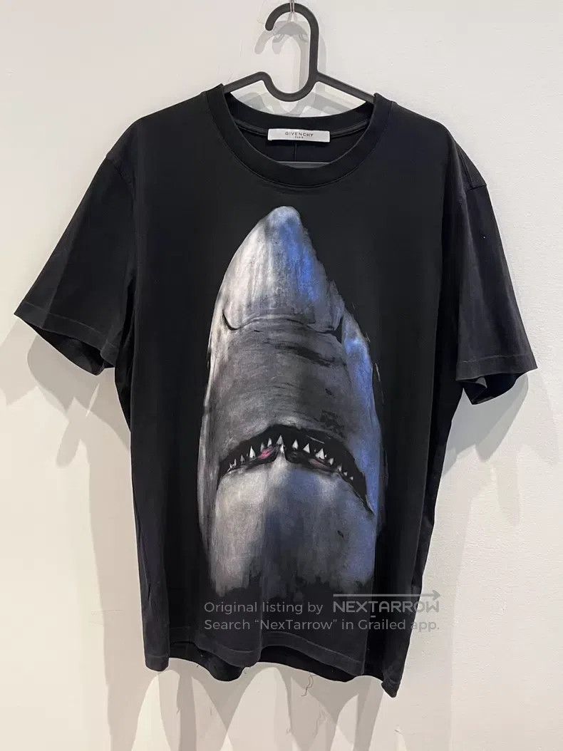 Givenchy Givenchy Shark Short Sleeve T-shirt Size US L / EU 52-54 / 3 - 1 Thumbnail