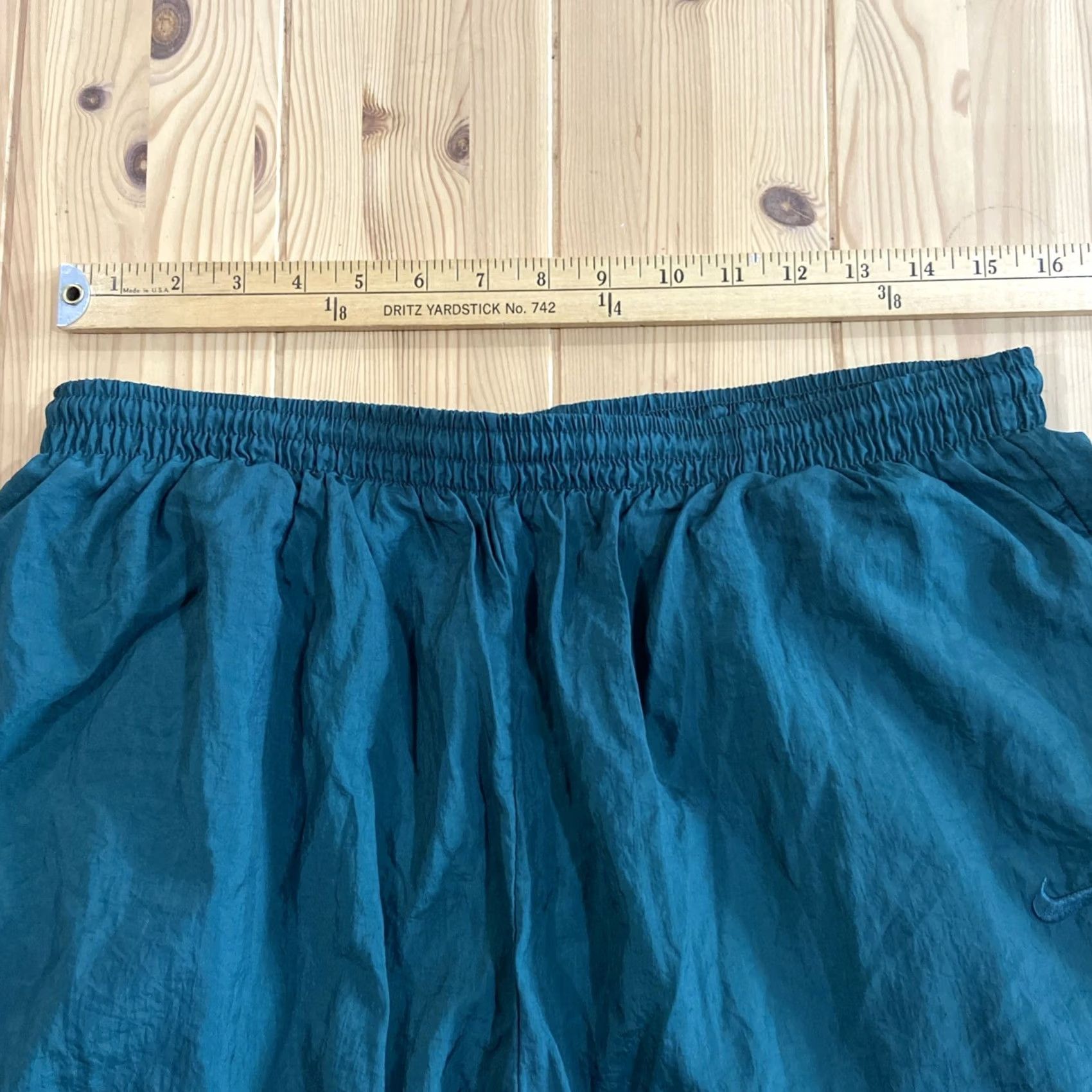 Nike VINTAGE Nike Track Pants Men 2XL Dark Green Nylon 90s Baggy Activewear Pants Mens Size US 39 - 4 Thumbnail