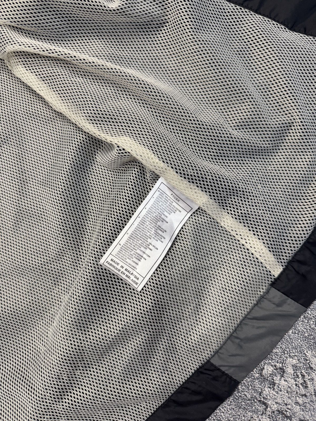 Nike Nike Vintage Nylon Jacket Size US M / EU 48-50 / 2 - 10 Thumbnail