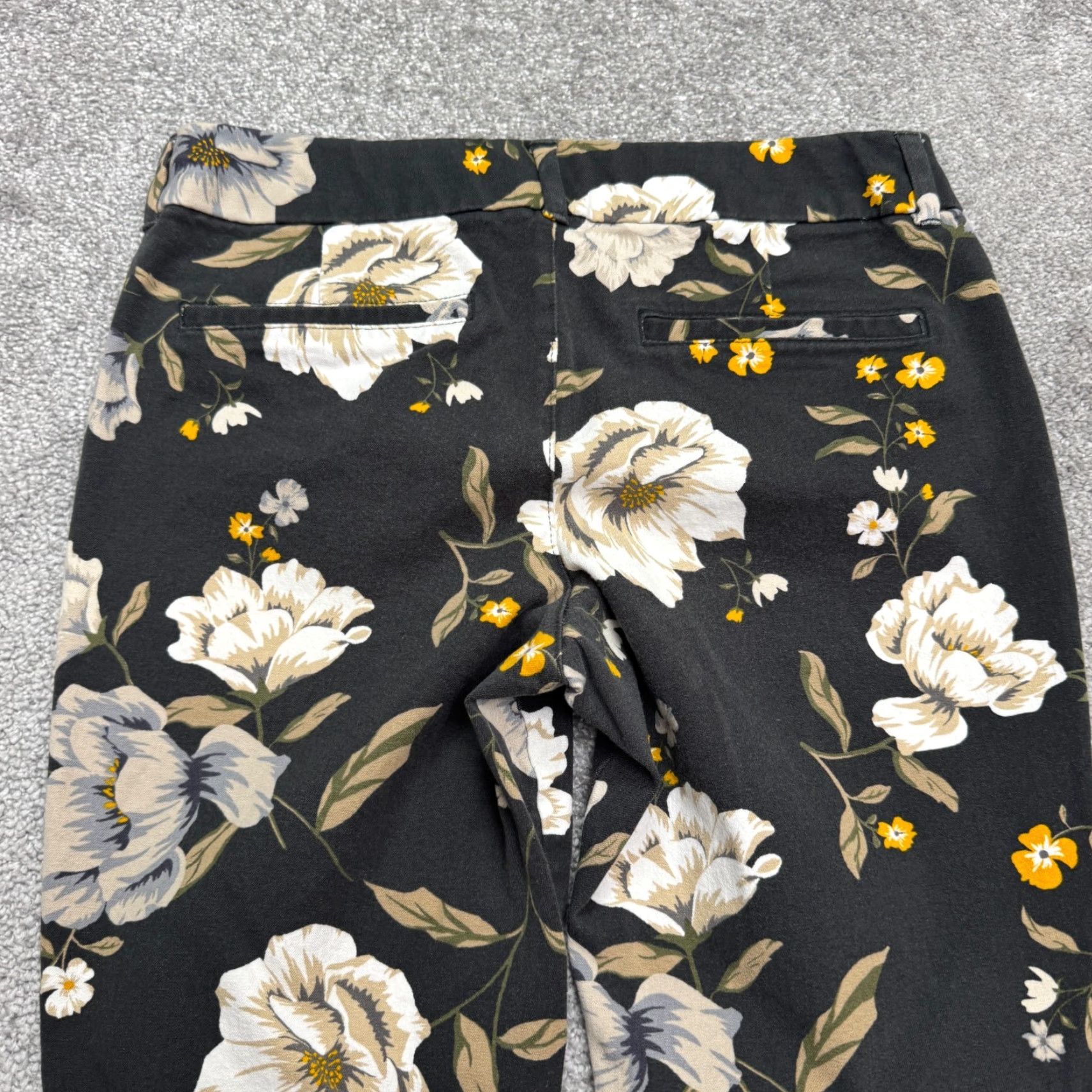 Old Navy VINTAGE Old Navy Women's Cropped Pants Size 6 Gray Floral Stretch Slim Fit Casual Spring Summer Size 28" / US 6 / IT 42 - 4 Thumbnail