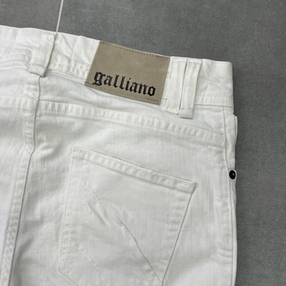 John Galliano John Galliano Women Pants Size 25/39 Size 27" / US 4 / IT 40 - 18 Thumbnail