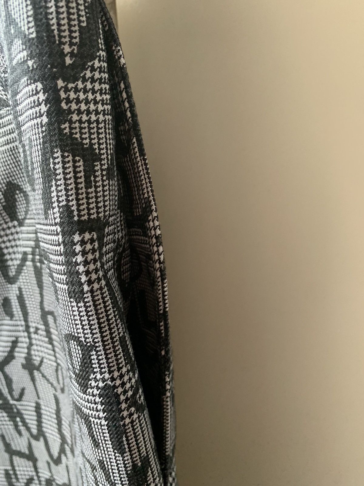Comme des Garcons Homme Plus COMME DES GARÇONS HOMME PLUS EDWARD GOSS TEXT PRINT SHORTS Size US 32 / EU 48 - 6 Thumbnail