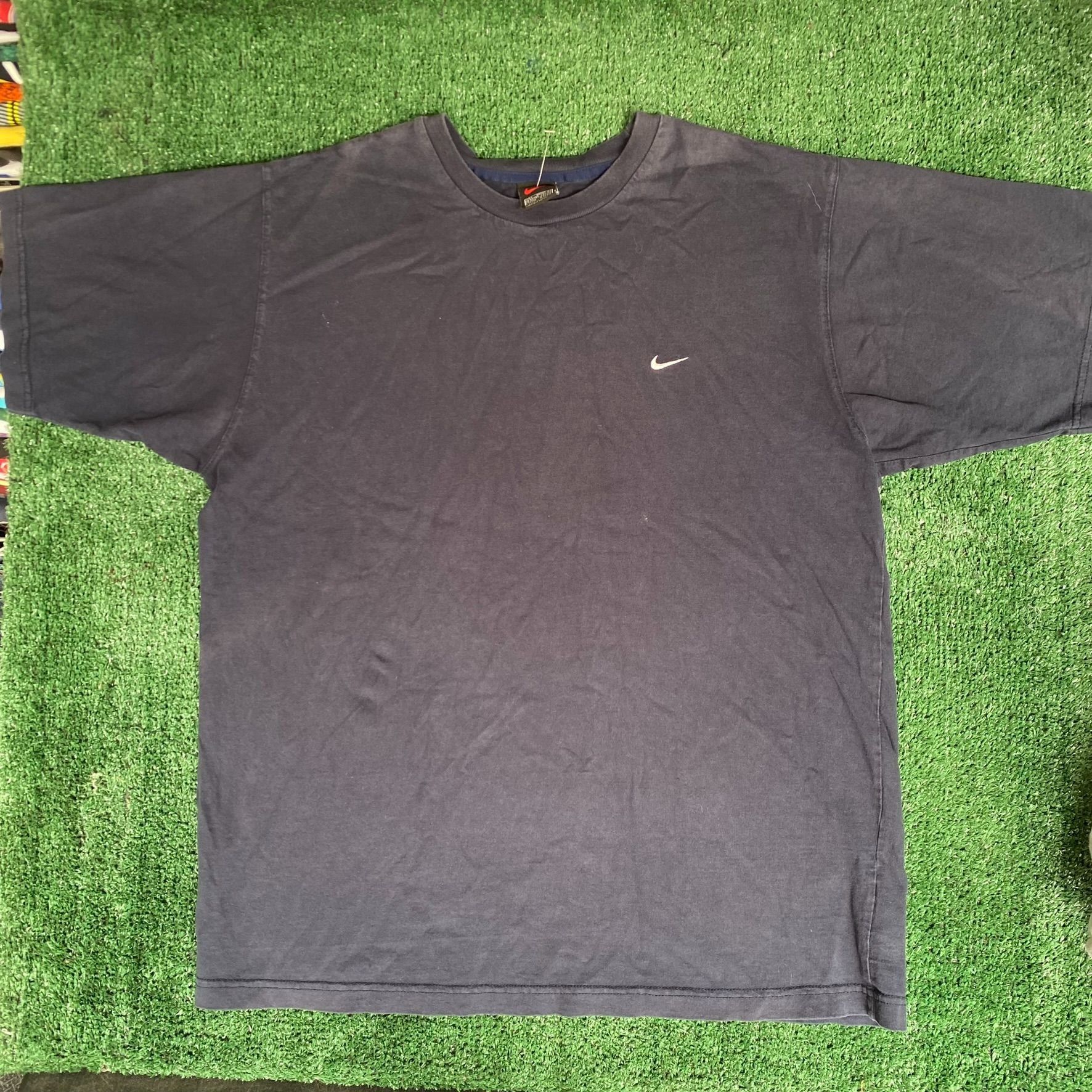 Nike Vintage Y2K Nike Logo Shirt Navy Off Center Swoosh Gym Tee Size US L / EU 52-54 / 3 - 1 Thumbnail