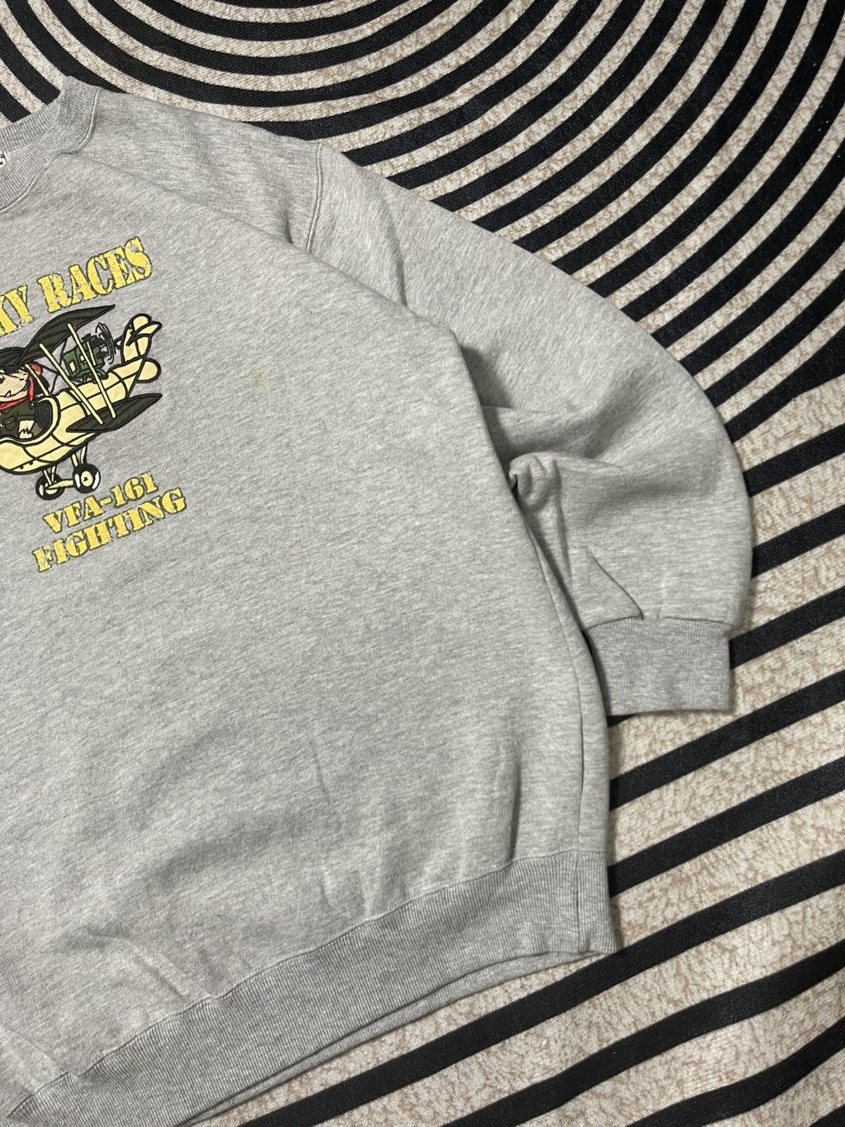 Cartoon Network VINTAGE 1999 HANNA BARBERA WACKY RACES ARMY STYLE CREWNECK Size US M / EU 48-50 / 2 - 4 Thumbnail