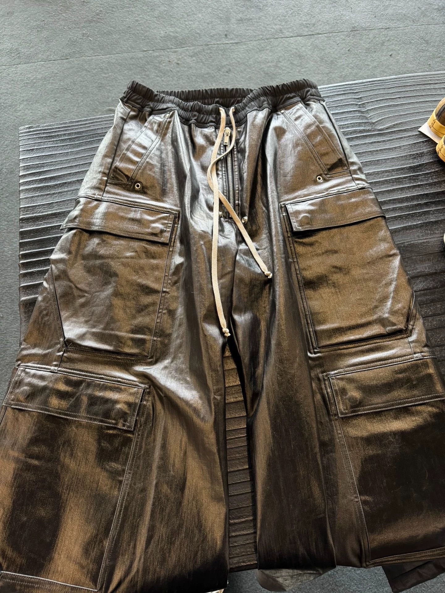 Rick Owens Rick Owens Metal coated zipper tooling pocket wide-leg pant Size US 32 / EU 48 - 7 Thumbnail