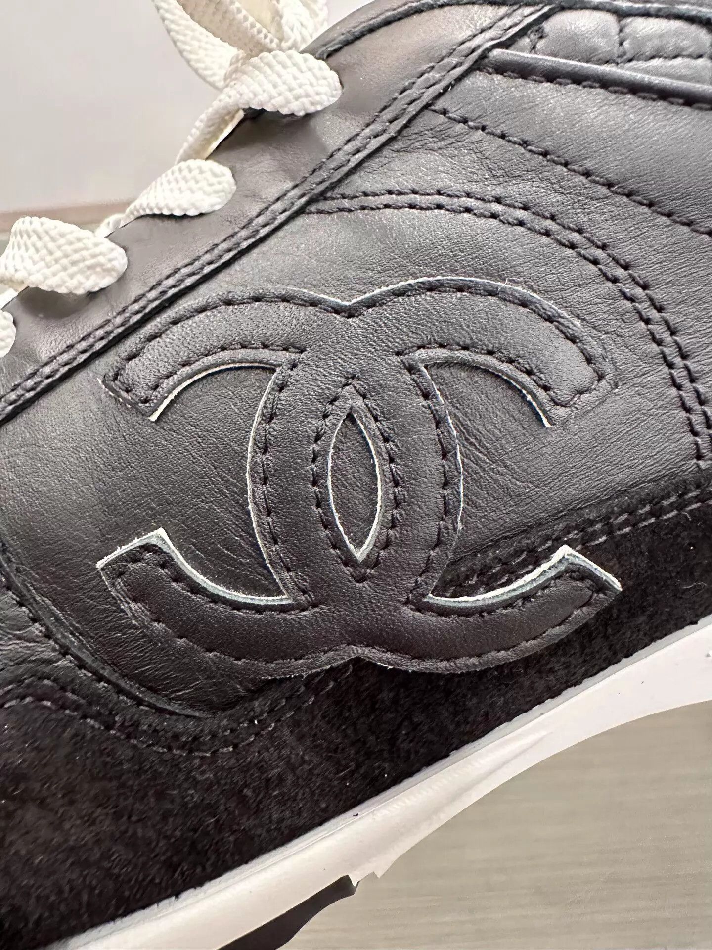 Chanel Chanel Men's Black CC Logo Sneaker 42 Size US 9 / EU 42 - 8 Thumbnail