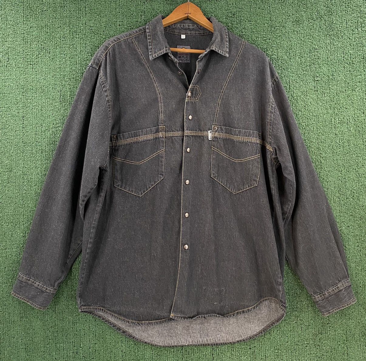 Vintage Vintage 90’s Workers Union Black Denim Snap Shirt Mens Large Size US L / EU 52-54 / 3 - 1 Thumbnail
