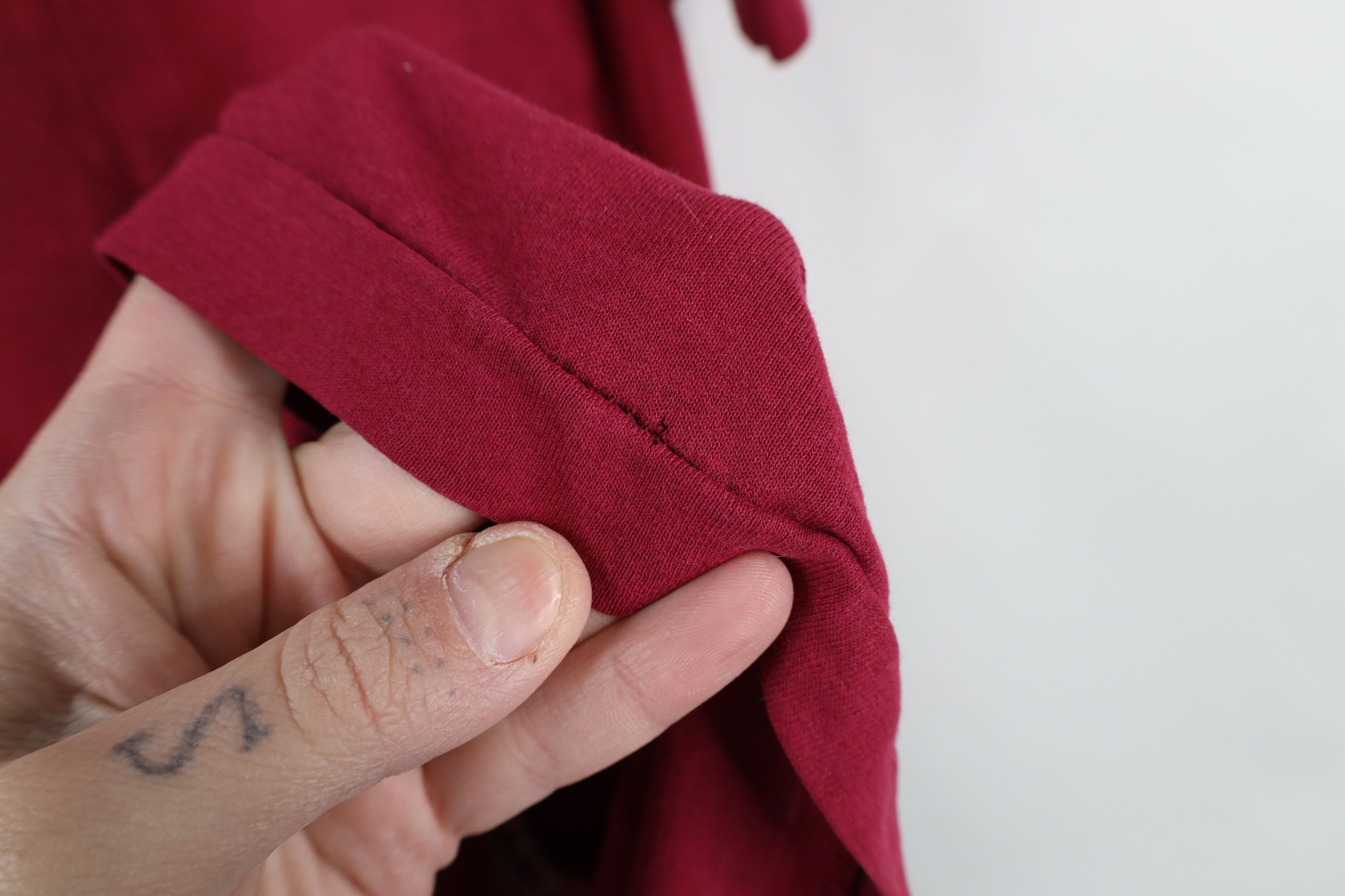 Vintage Vintage 90s Streetwear Blank Thin Pocket T-Shirt Red USA Size US M / EU 48-50 / 2 - 7 Thumbnail