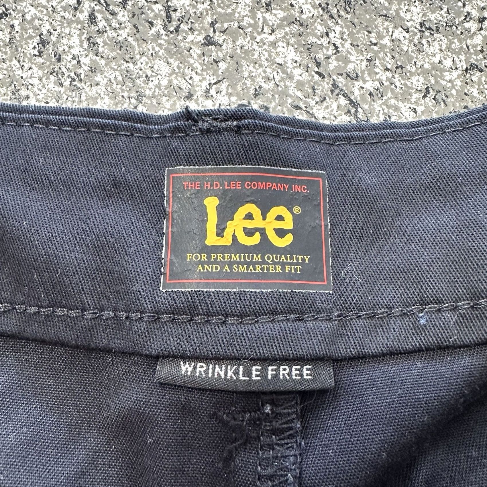 Lee Lee Pants Womens 18 38x32 Black Wrinkle Free Relaxed Fit Straight Chino Khaki Pants Size 26" / US 2 / IT 38 - 4 Thumbnail