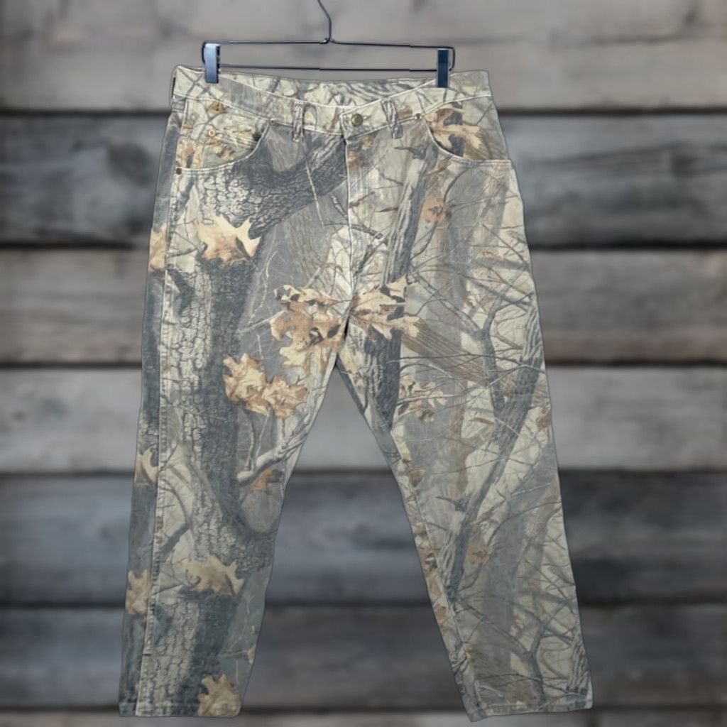 Wrangler VINTAGE Wrangler Jeans Men's 34 x 28 RealTree Hardwoods Camouflage Green 90s Wrangler 5-Pocket Denim Jeans Men Size US 34 / EU 50 - 1 Thumbnail