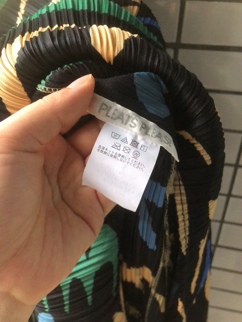 Issey Miyake Issey Miyake size:5 Yellow and black pleated dress Size S / US 4 / IT 40 - 2 Thumbnail