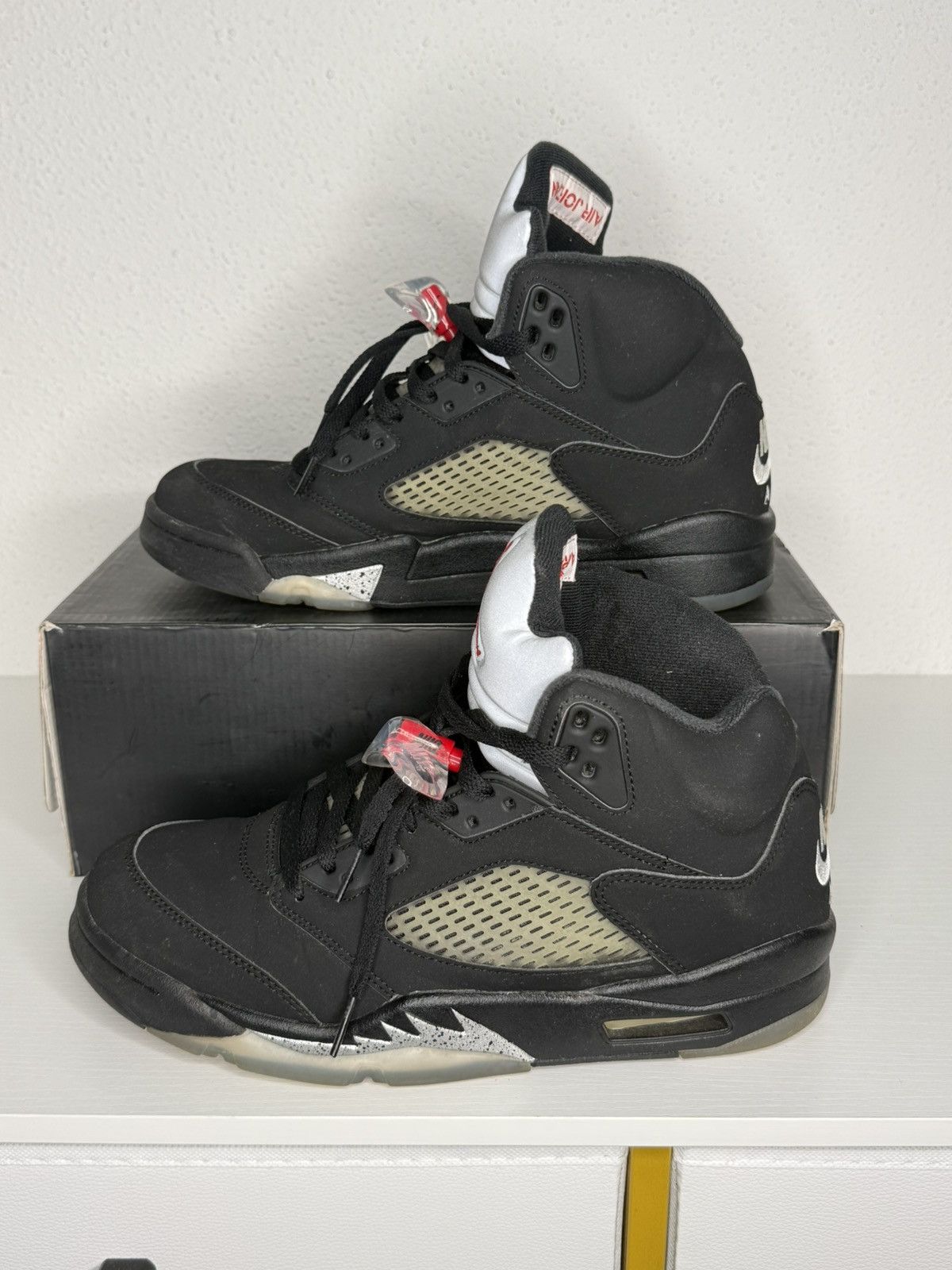 Nike Jordan 5 Retro Black Metallic 2016 Size US 9 / EU 42 - 5 Thumbnail