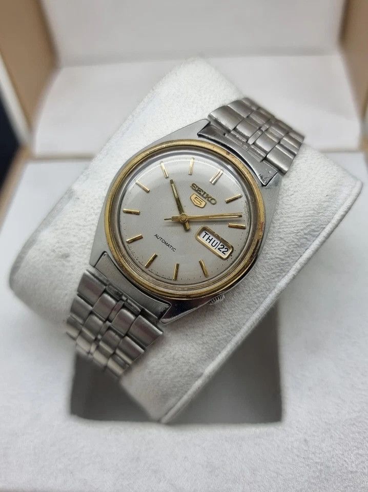 Vintage Seiko 5 Automatic Day/date Watch in Grey, Men's (Size 36)